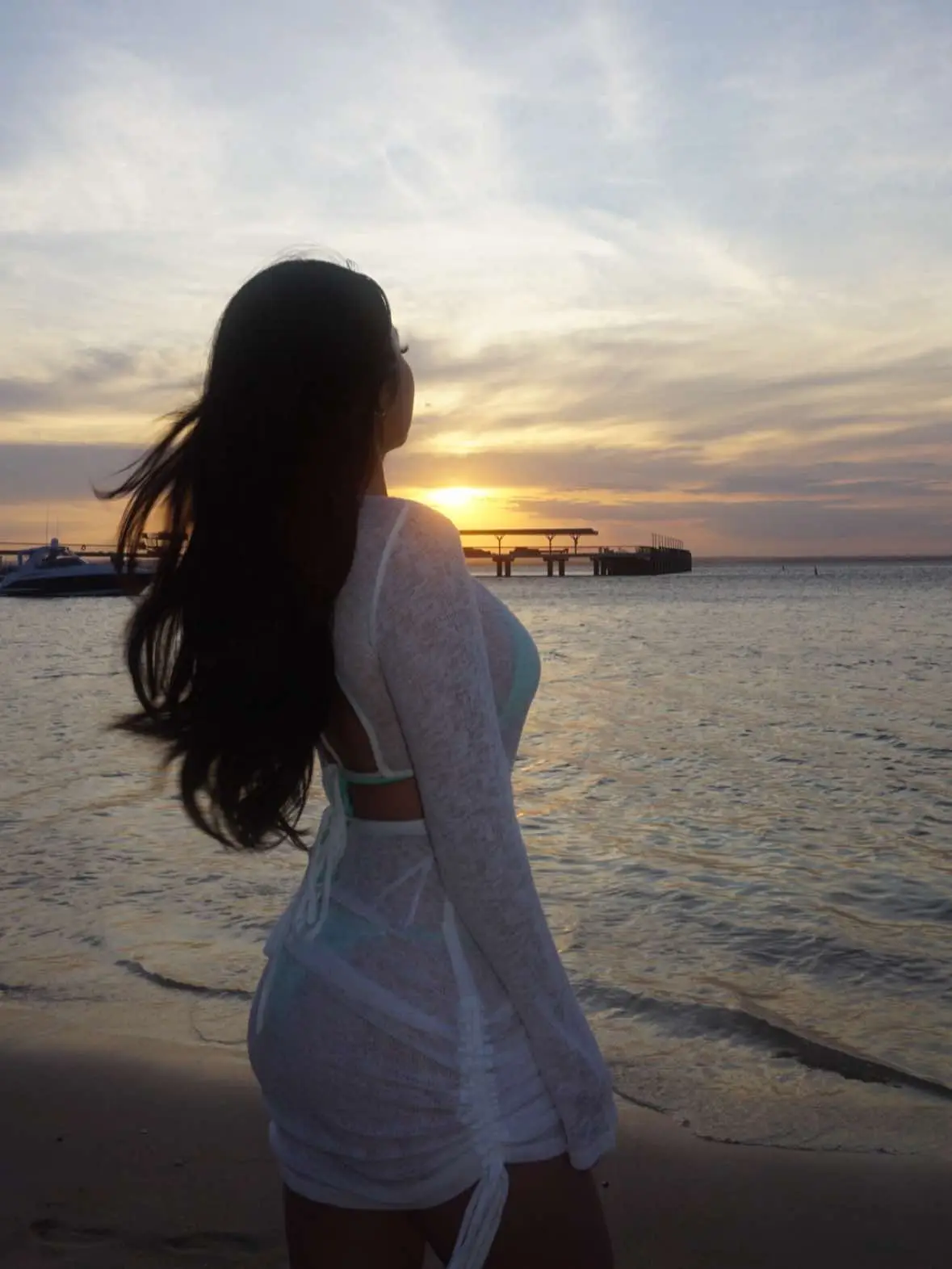 I love summer & sunsets 🥺🤍✨ #sunset #beachsunset #Summer #bikini #summerinspo #sunrise 