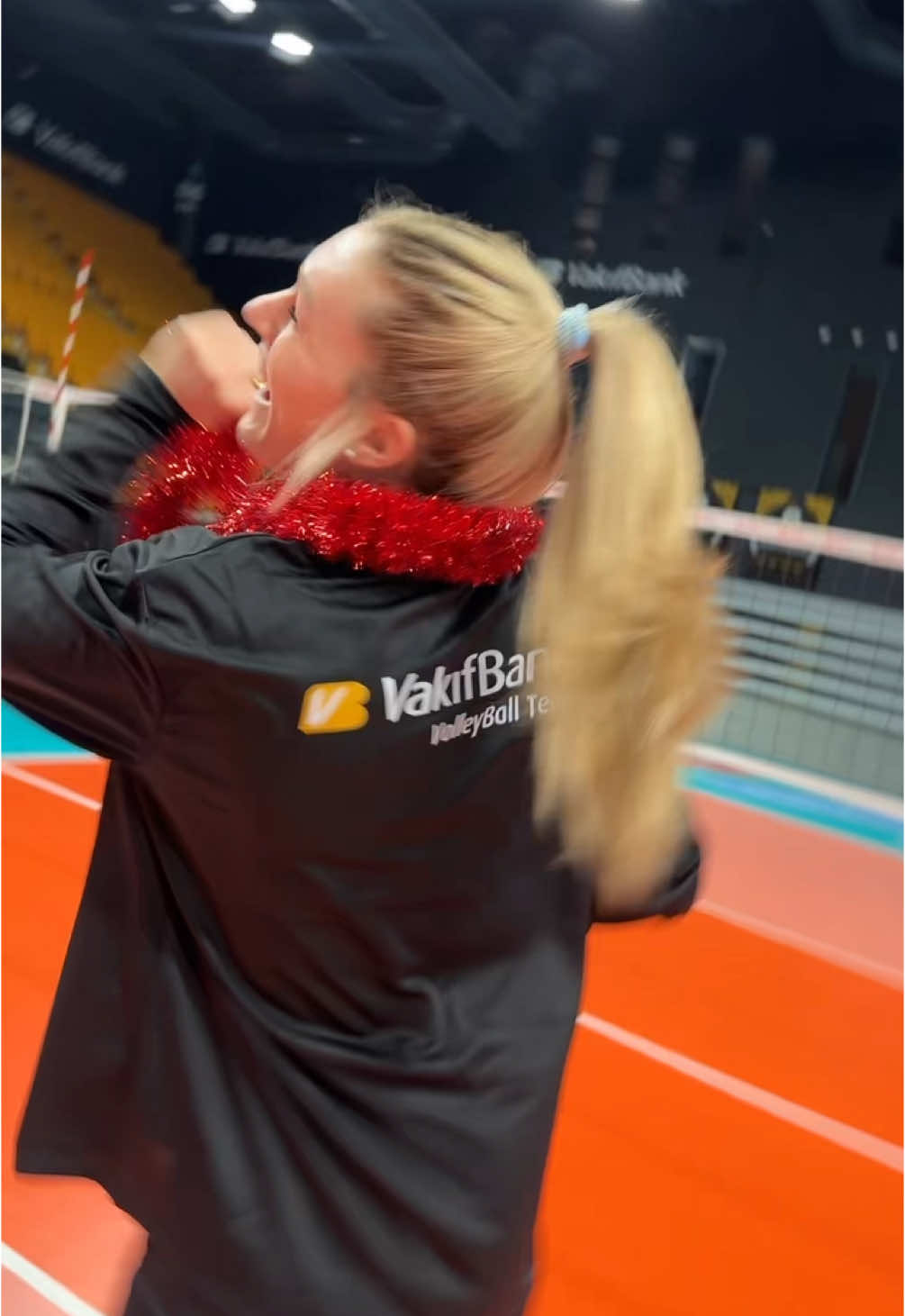 dance if you’re excited for christmas break #vakifbank #volleyball 