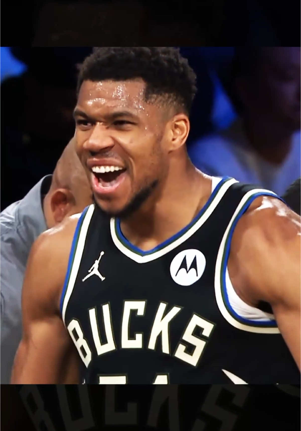 Giannis had to FLEX💪🏽