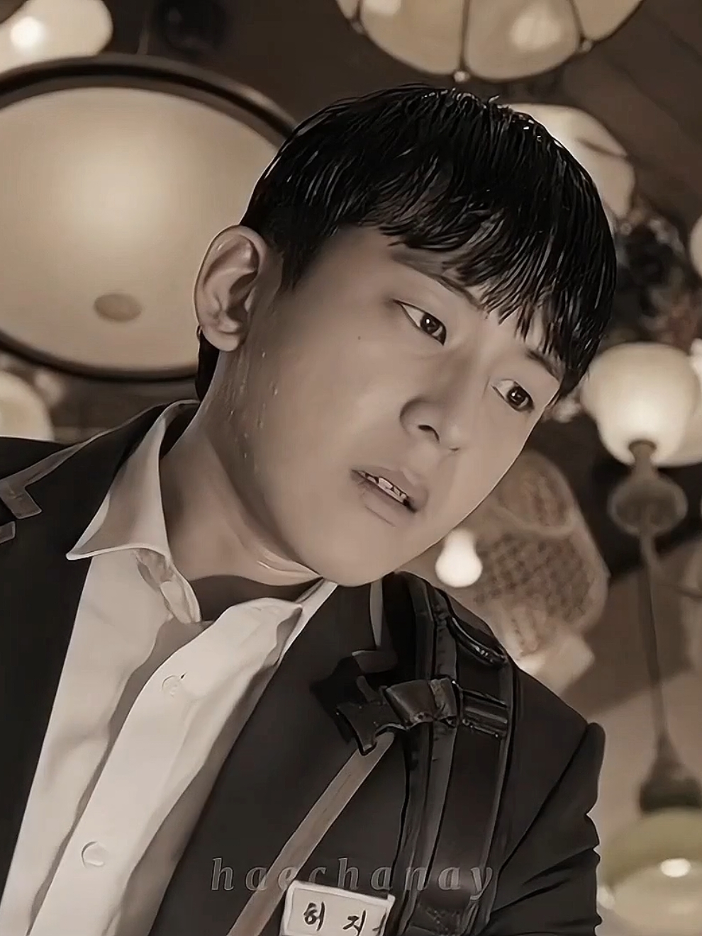 yang nuntun jiwoong ke light shop adalah pak supir bus. scene ini mengandung bawang 😭. pak supirnya masih merasa bersalah bgt 😭 #lightshop #kdrama #jujihoon #kimkihae #fypage #horror #mystery 