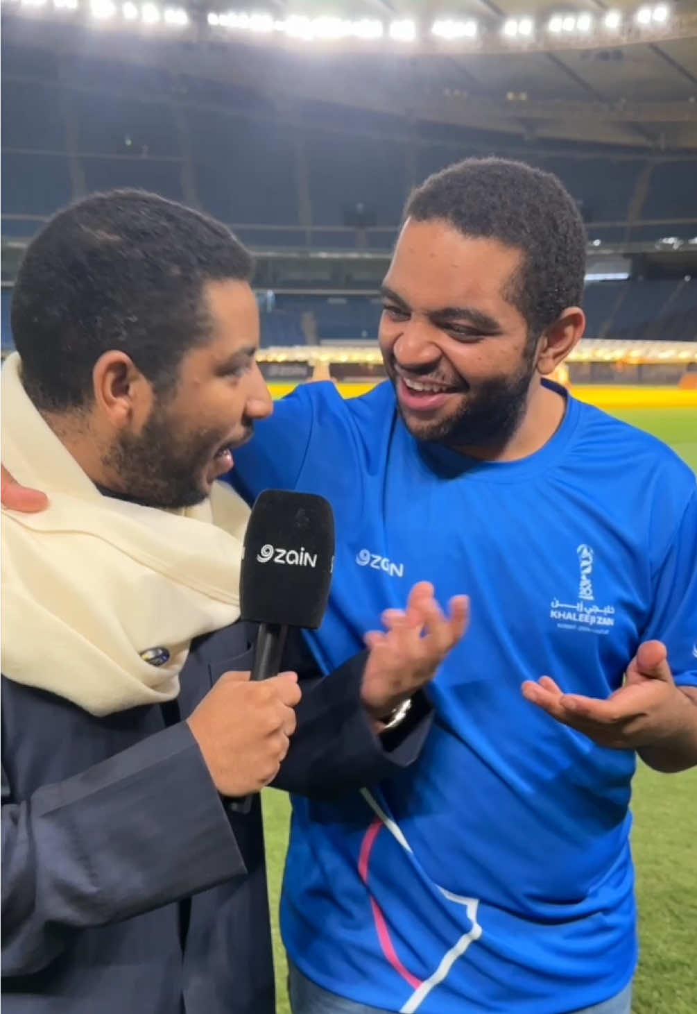 غشمرة اخويه وجميلة بين @خالد المظفر  واحمد المظفر بوقت تصوير الاغنية🤣💙⚽️ #خليجي_زين #زين #خليجي_زين_26 #explore #خالد_المظفر #احمد_المظفر  #المستقبل_خليجي 