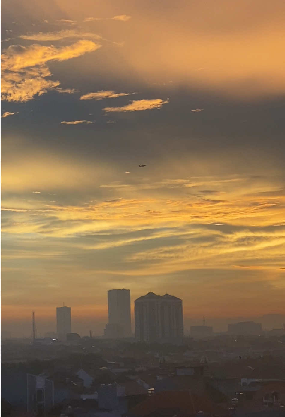 Sebutkan keinginan terbesar mu yang belum bisa terwujud di tahun 2024 🥹 #senja #aesthetic 