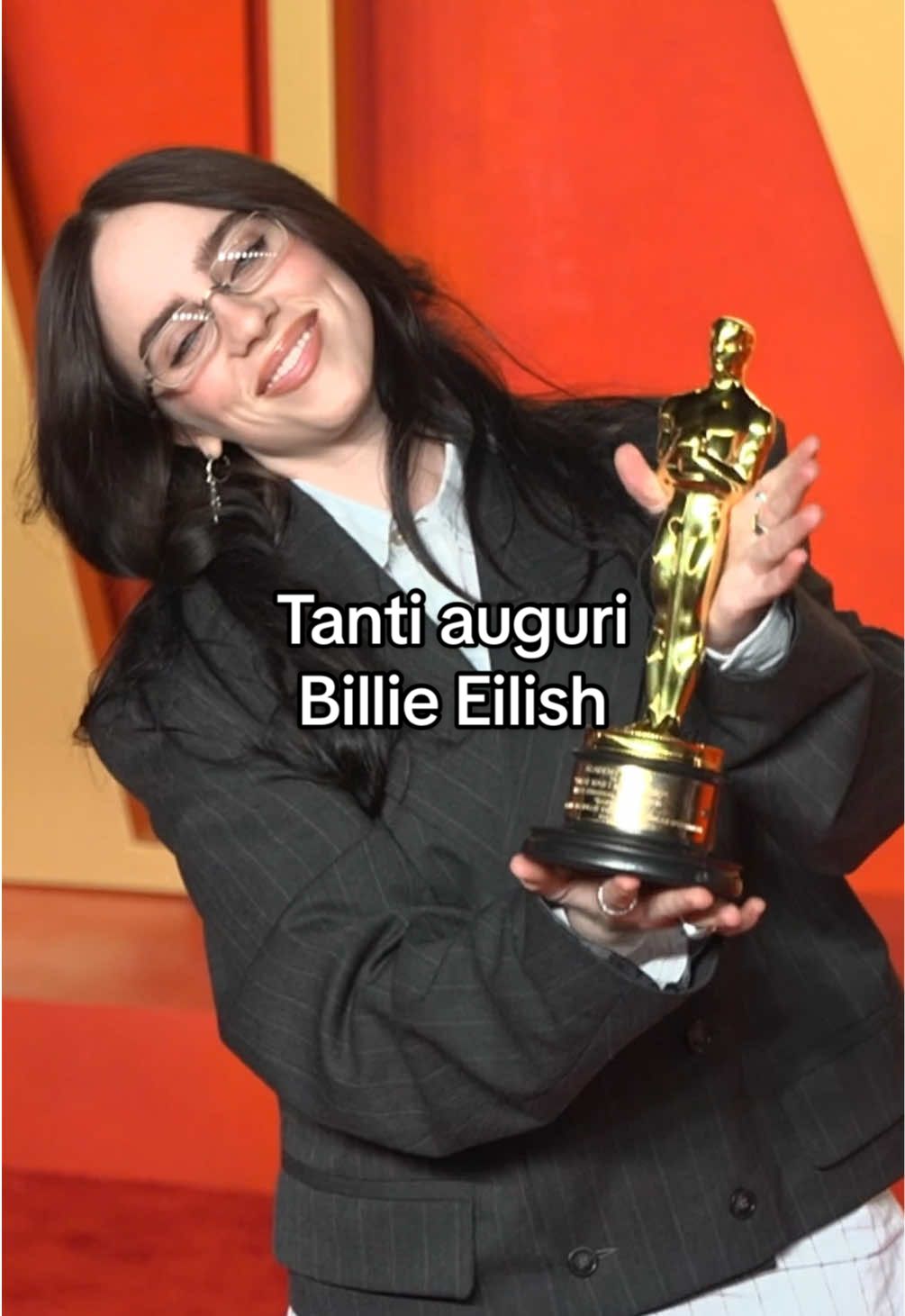 Tanti auguri a #billieeilish che oggi spegne 23 candeline! Celebriamo la cantautrice statunitense, vincitrice di 9 #GrammyAwards e di 2 premi #Oscar, nonché quinta artista più ascoltata dell'anno, ripercorrendo tutti i suoi migliori momenti!