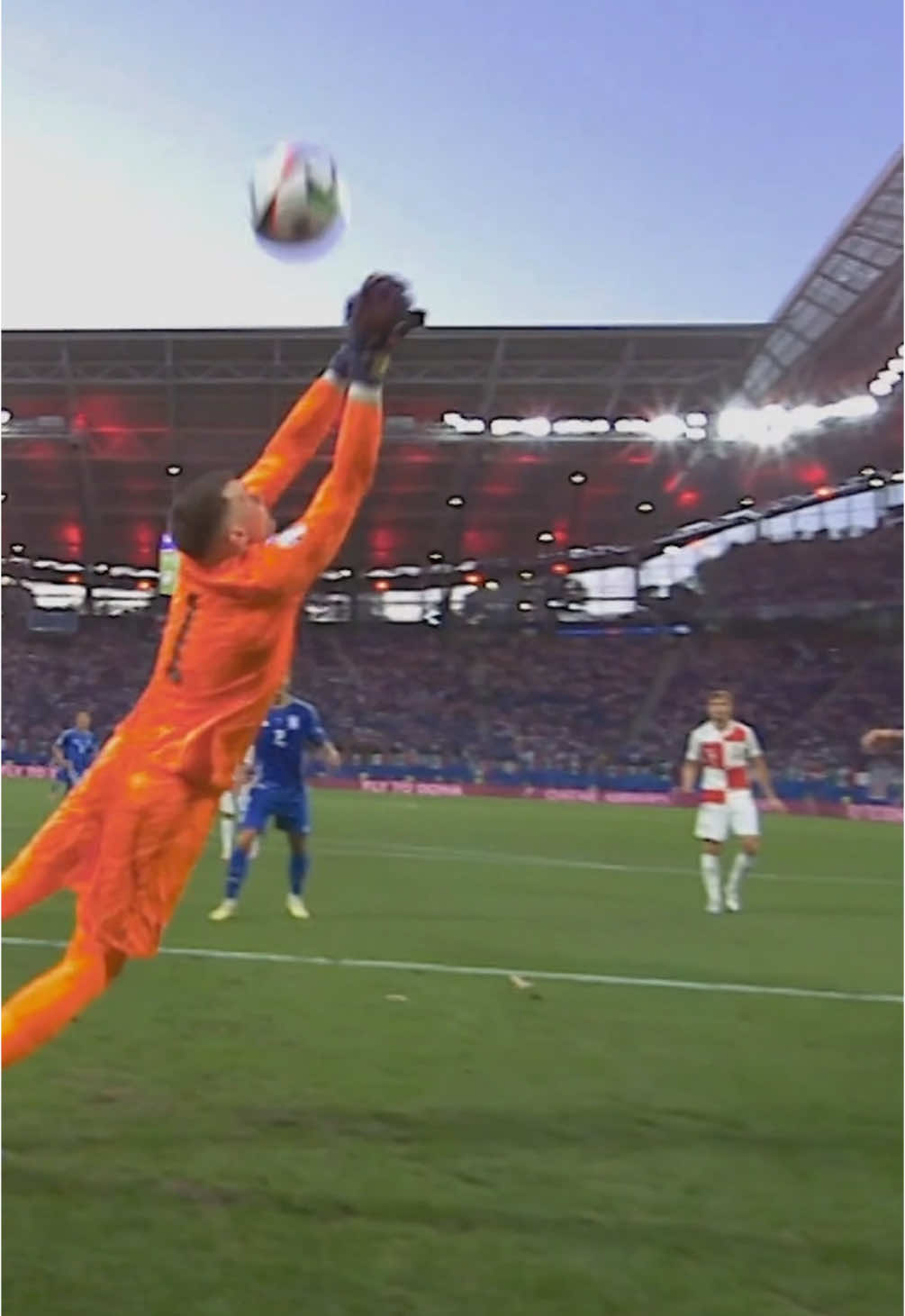 Super Livaković save 💥 #EURO2024 