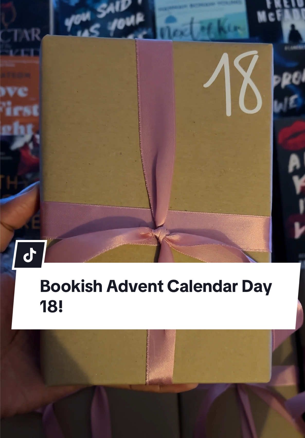 Day 18 of the @GoodGirlsRead Advent calendar is K!ll for me K!ll for you by Steve Cavanagh! @Readwithmills 📚 #adventcalendar #bookadventcalendar #bookish #booktokuk #booktokgifts #bookgifts #giftsfobooklover #adventcalendaropening #bookgift #blinddatewithabook #unboxing #stevecavanagh 