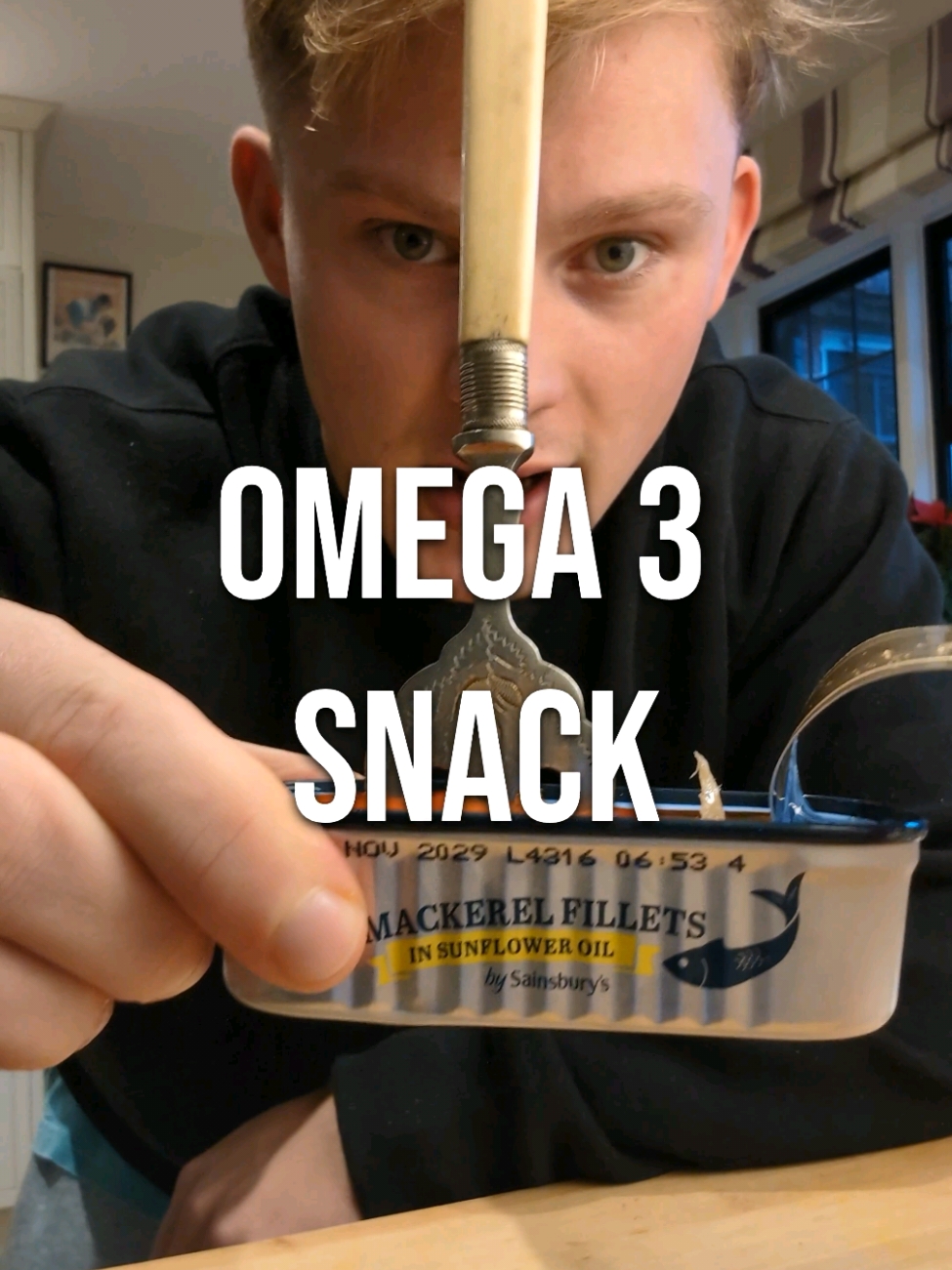 Gains & Gut Health EP 6  A very simple one today, but this is slept on by far too many people. Omega 3's are fantastic for your brain, heart and gut health, but so many people fail to meet their required daily intake for omega-3's. 1 of these tins packs a massive 4000mg of omega 3's. A tin or two of this per week and you're sorted.   thanks @TinnedFishReviews for the inspiration  #creatorsearchinsights #omega3 #fishoil #guthealth #guthealthy #brainhealth #healthyfood #easyhealthyrecipes #EasyRecipe 