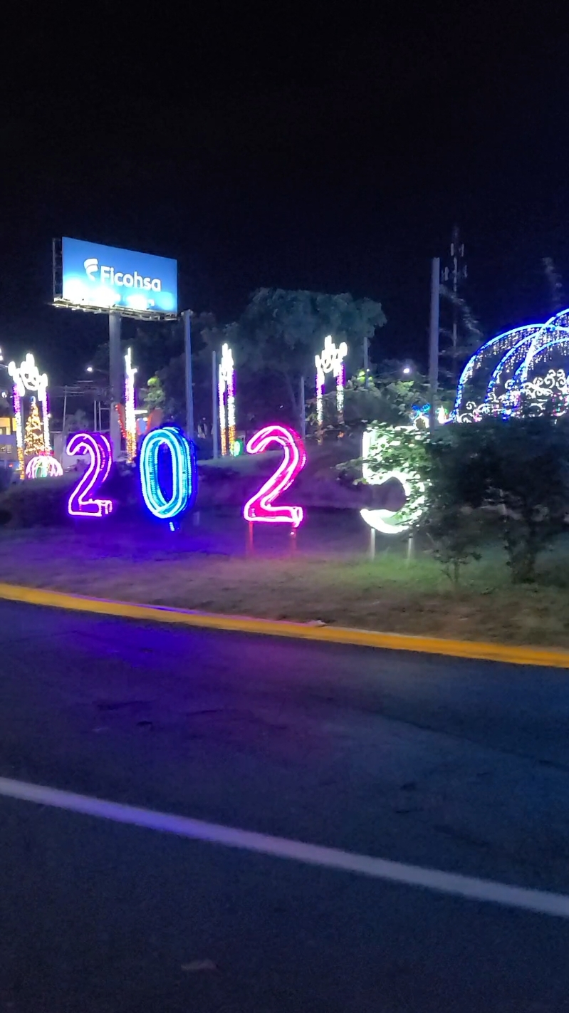 Temporada de navidad en Nicaragua.  felices fiestas saludos 🤗 😊 