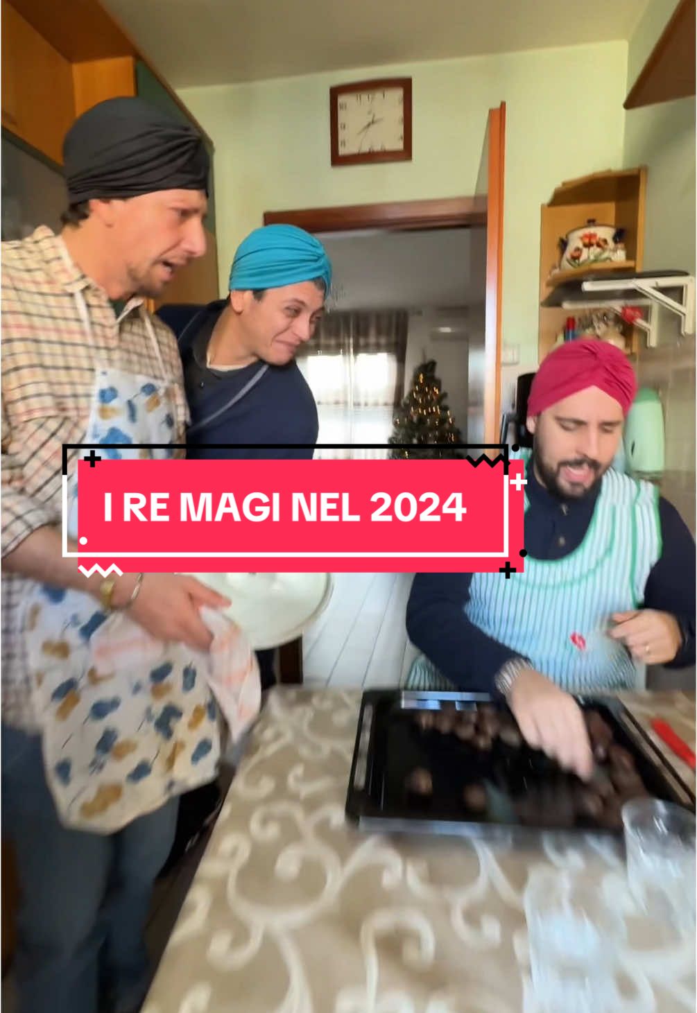 🎄I RE MAGI NEL 2024! Secondo voi cosa porteranno alla fine al bambinello? 😂 #remagi #natale #napoli #ironia #napoli #luigidirazza #christiangiroso #alessiogallo #giovannibuselli