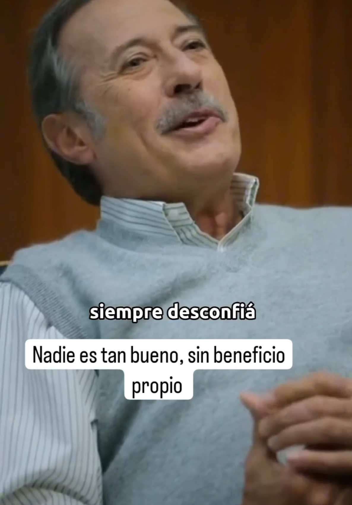 Cuidado con las apariencias. Las personas que se esfuerzan demasiado en parecer buenas, a menudo ocultan sus verdaderas intenciones. La hipnosis te ayuda a identificar patrones, romper con relaciones tóxicas y proteger tu paz interior.” 🧠✨ Aprende a confiar en tu intuición. 📲 Contáctame en @bencomo.hypnosis #RelacionesTóxicas #PazInterior #Autoconocimiento #HipnosisTransformadora #ConfíaEnTi