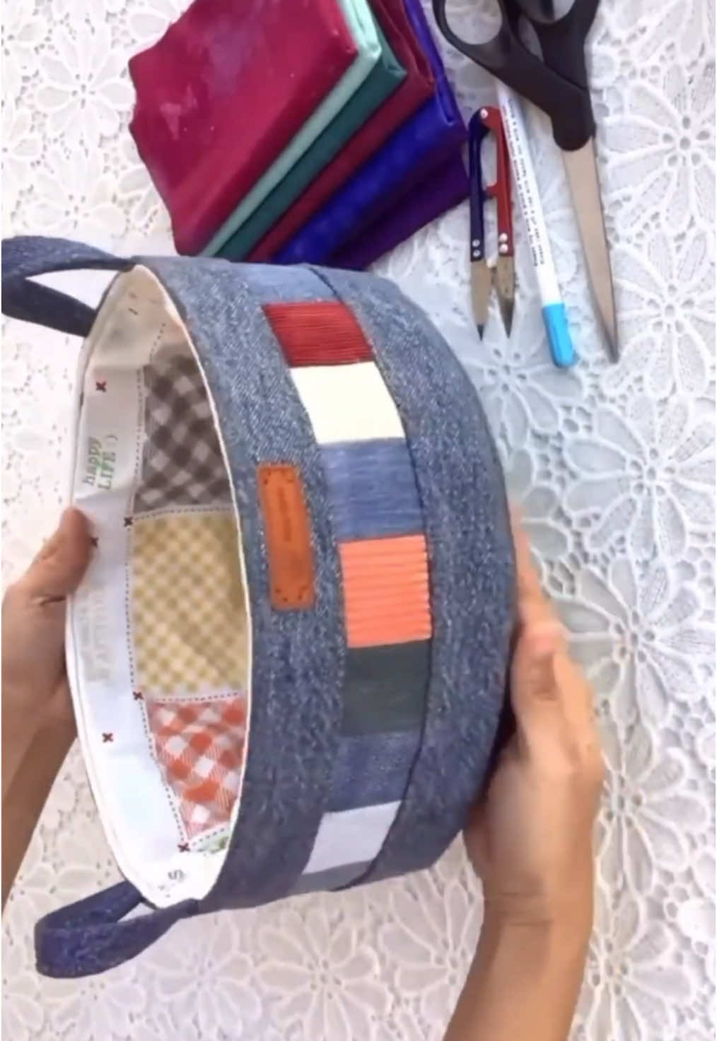 #sewing #DIY #tutorial #sewingtutorial #tutorials #craft #bag #pouchbag #oldjeans