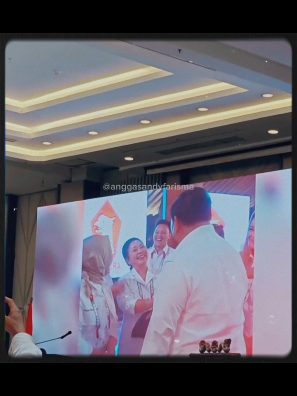 pasti salting kan buk video waktu itu di putar lagi di layar segede gaban🤭😍 #prabowosubianto #titieksoeharto #titiekprabowo #fyp #CapCut 