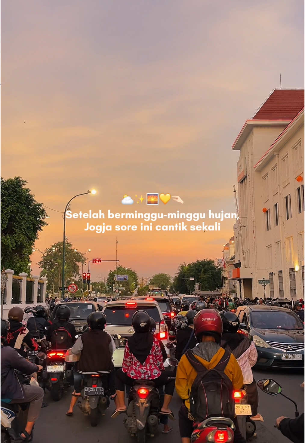 Jogja cakep banget sore ini✨🌅🧡🫶🏻 #fyp #fypシ #jogja #yogyakarta #sunsetjogja #wisatajogja #jogja24jam #jogjaistimewa #placetogojogja #malioboro 