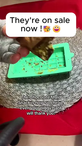 #dubai #dubaichocolate #dubaichocolatebar #chocolatebar #chocolate #crunchy #asmr #asmrvideo #asmrtiktoks #eating #SeasonalEssentials #TikTokShopBlackFriday #FallDealsForYou #TikTokShopBlackFriday #TiktokShopHolidayHaul #christmas2024 #giftguide #giftsforher #giftsforhim #giftideas #spotlightfinds #blackfridayyearlydeals #blackfridaydeals 
