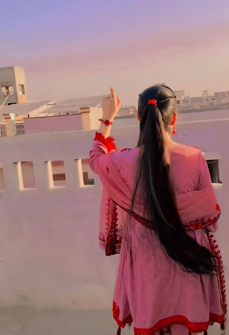 Wsa Yarne Shawale Tol Bazare Ala 💃🖤🥀 #fouryou #fyp #viral_video #foryoupagee #pashtosong #pashtomusic #pashtopoetry #pashtotiktok #viralvideotiktok #100kviews #viewsproblem #pleaseunfrezzemyaccount #growmyaccount #pleaseunfrezzemyaccount #pleaseviralthisvideo🙏🙏please 