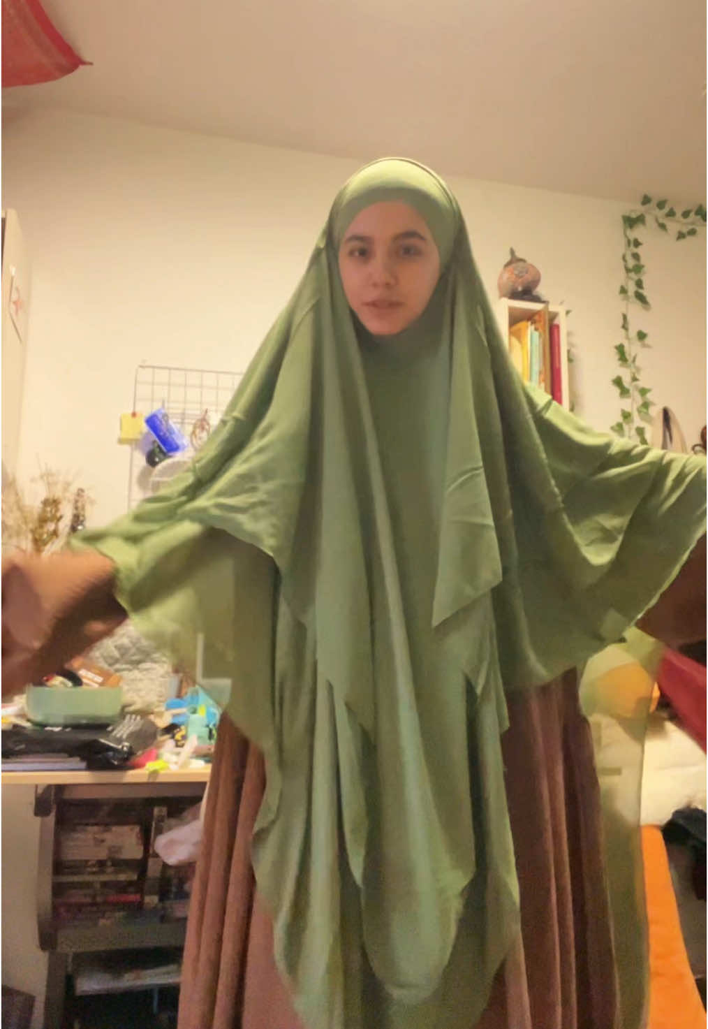 AGH ELHAMDULLILAH  Sorry for the terrible video quality, still trying to figure out how to make a whole body video in my room. 