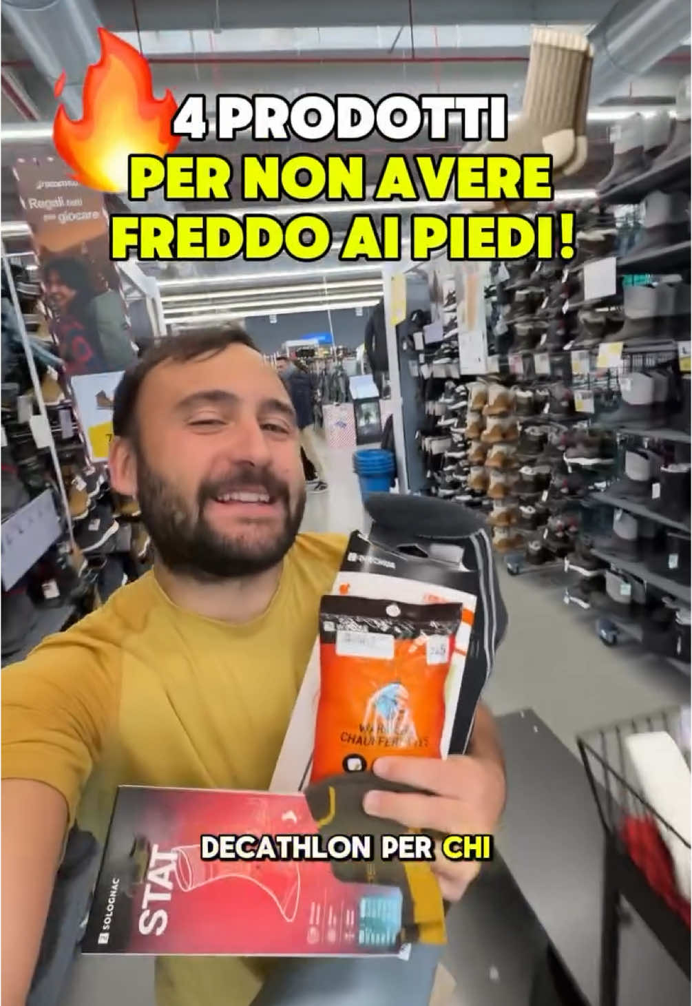 4 prodotti in Decathlon per non avere freddo ai piedi! 🧦🦶🏻🔥✨ Solette Hike 120 warm 5 euro - sono una semplice soluzione per provare a risolvere il problema! Minima spesa massima resa✌🏻 Calze SH500/900 Mountain 18/25 euro - Sono le calze invernali più tecniche prodotte da Decathlon, estremamente calde ottime per l’escursionismo ma anche per chi durante il giorno fa molti passi! Calze Solognac Stat 900 14 euro - sono le calze che reputo migliori per chi si passi ne fa pochi ed ha bisogno di tenere i piedi al caldo! Scaldini chimici 7 euro circa - Li ho utilizzati  1 volta soltanto in tenda in una circostanza dove aime avevo sbagliato il sacco a pelo! Sono stati utili è vero però grazie a voi ho scoperto che sono difficili da riciclare e per questo non li ho più utilizzati. C’è però da porre l’attenzione su chi magari soffre di geloni ai piedi e di soluzioni purtroppo non è ha molte.. Spero che le mie idee possano esservi di aiuto💪🏻 Scarpe della famiglia SH - Sono le più calde in Decathlon e con un po’ di calma troverete quella giusta per le vostre escursioni o freddo viaggio😊✌🏻 #trekking #montagna #montagnachepassione #montagnadavivere #sentieri #sentieridimontagna #vetta #escursionismo #escursionismoit #freddo #inverno #lapponia #islanda