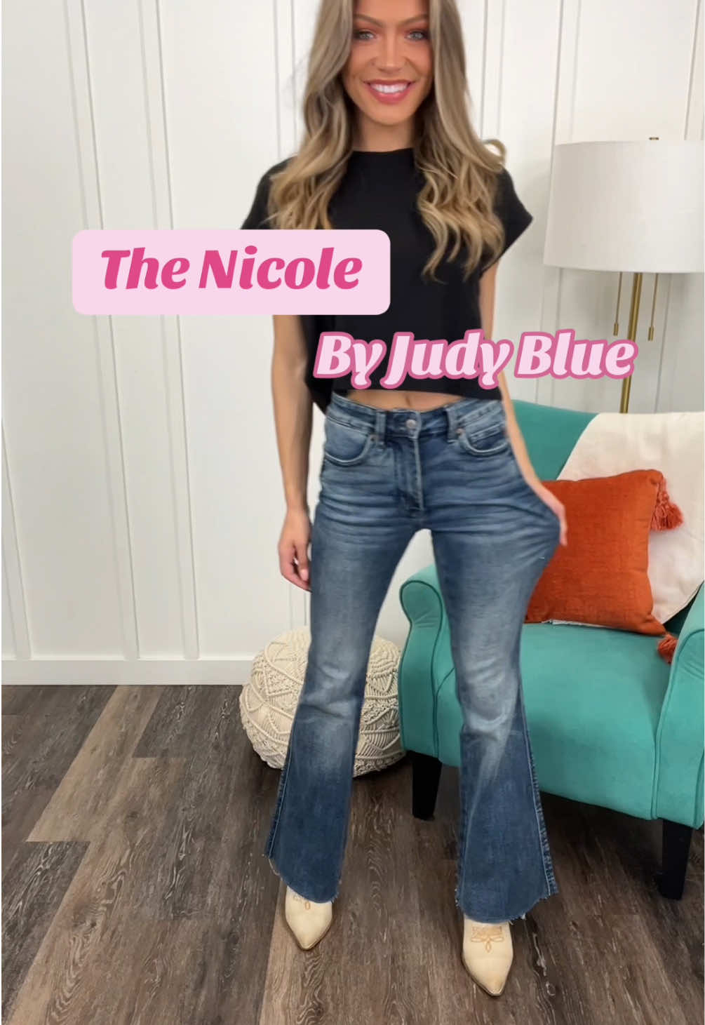 The vintage wash on this flare 🤩🙌🏼🔥 Instant add to cart! #boutiqueshopping #jeans #womensjeans #flarejeans #midrisejeans #tiktokshopfinds #tiktokmademebuyit #TikTokShop #winterfashion #winterstyle #giftsforher 