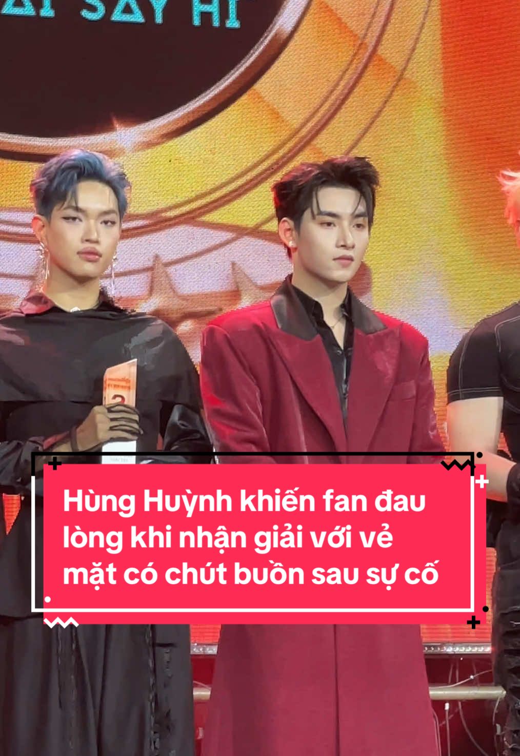 Hùng Huỳnh khiến fan đau lòng khi nhận giải với vẻ mặt có chút buồn sau sự cố trái ngược với Pháp Kiều tươi không cần tưới #atsh #phapkieu #hunghuynh #erik #vuthinh #saothisao #showbiz #fyp #xh #giaitri #ngoisaocuanam2024 #tiktokgiatri 