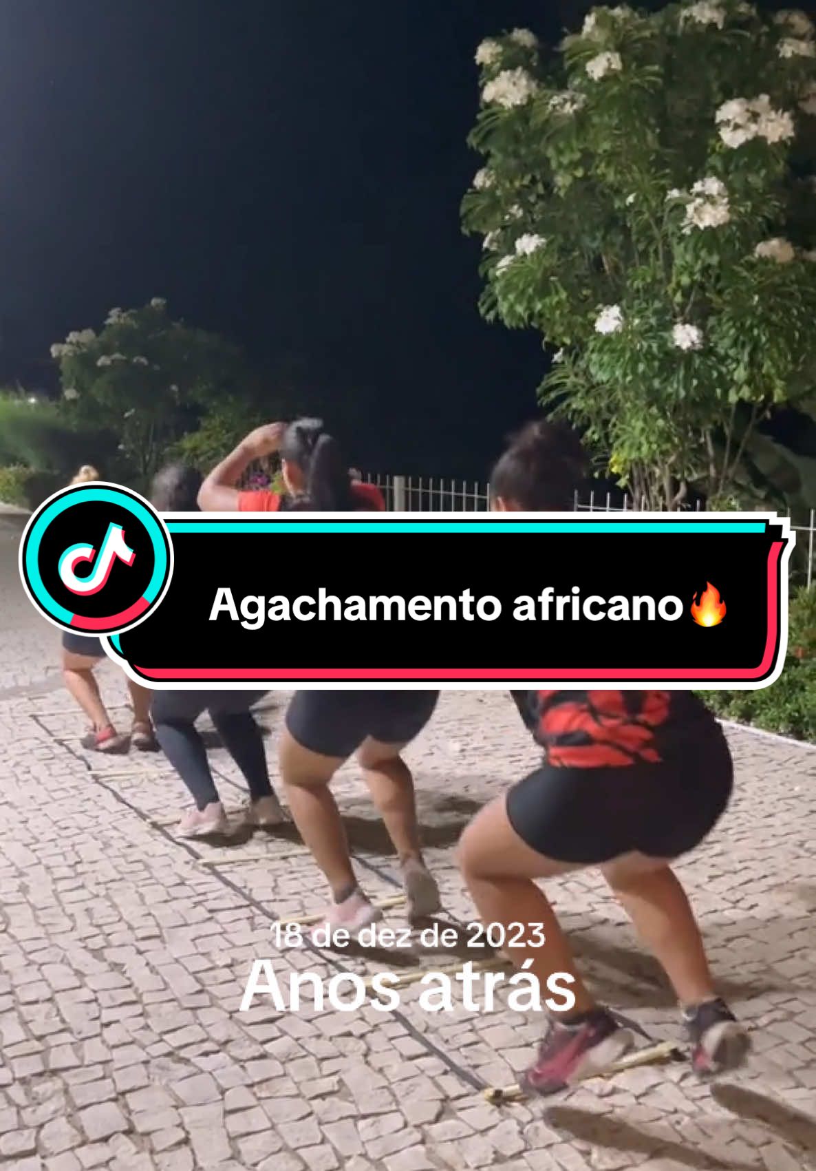 #anosatrás agachamento na escada de agilidade com maestria🔥👏🏿👏🏿👏🏿👏🏿#academia #emagrecimento #treinofeminino #treino #desafios #gym #força #videoviral 