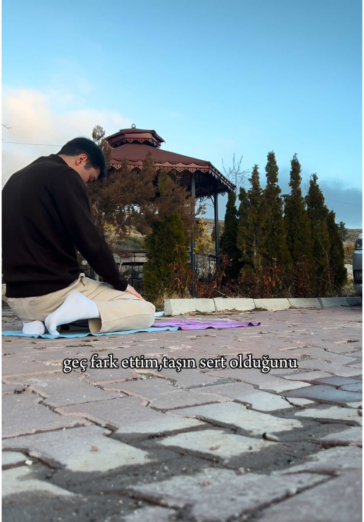 Namaz, imkân meselesi değil, gönül meselesidir; kişi isterse bahaneyi değil, huzuru seçer.