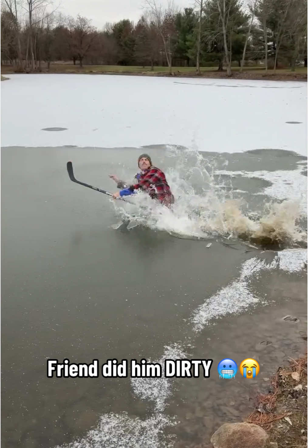 “IT’S NOT GOOD!” 🤣 (@Ross Smith) #icehockey #cold #fail #frozen 