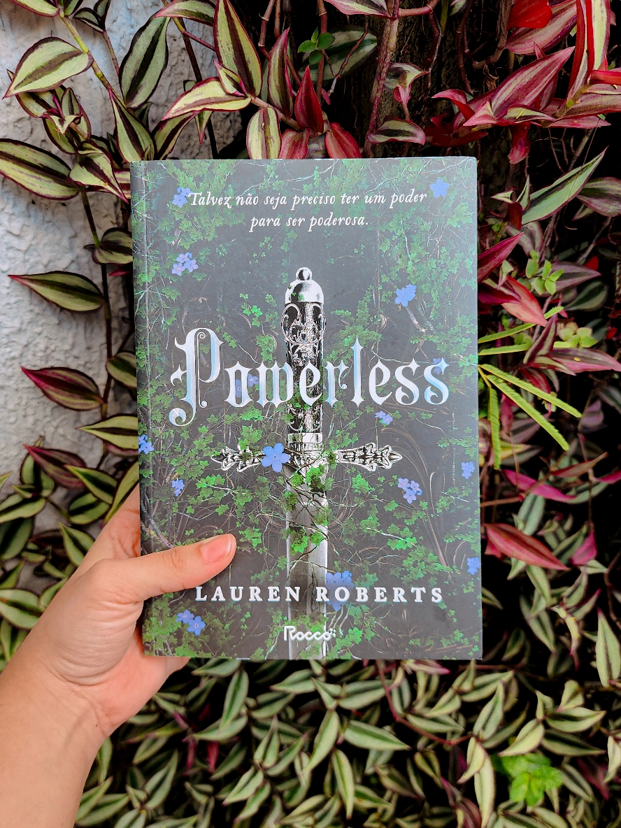 resenha de powerless da lauren roberts — ♡ #booktokbrasil #BookTok #booktokbrasileiro #booktokbr #livrostiktok #livro #livros #leitura #lendo #livroscheck #books #book #bookworm #powerless #powerful #reckless #laurenroberts #bookreview #resenhadelivros 