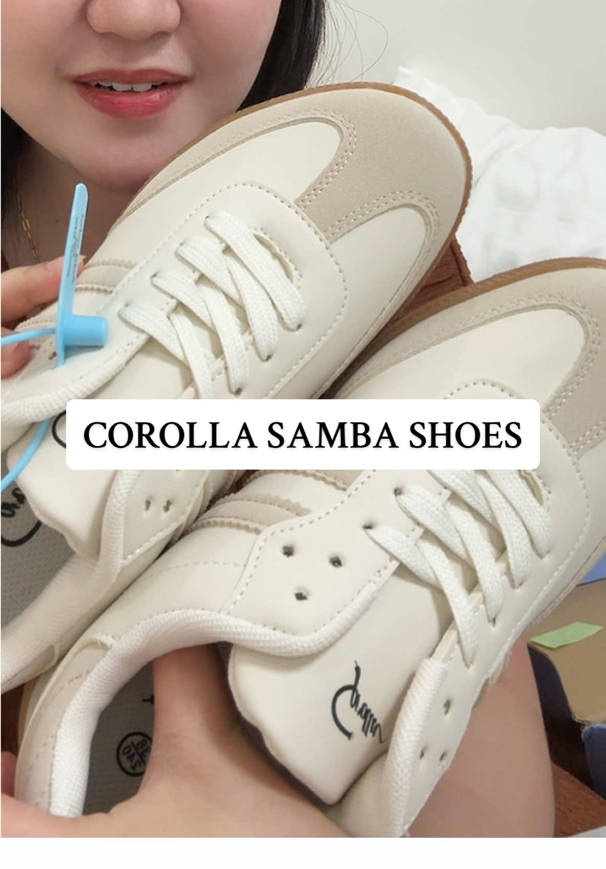 kaya pala super trending ng corolla samba sneakers shoes na to kasi super ganda grabe 😍 #corolla #corollasamba #sneakersforwomen #shoesforwomen #rubbershoesforwomen #womensfootwear 