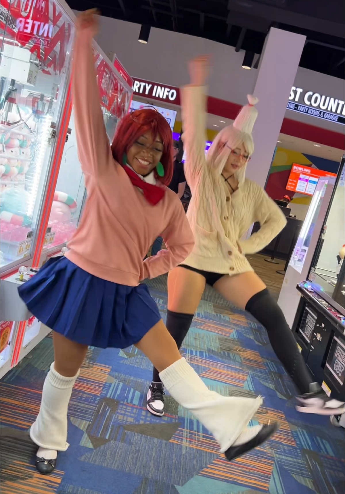 Cosplaying at Arcades 🤭 >>> #dandadan #dandadananime #okarun #momoayase #dandadanmanga #fypage #seikoayase 