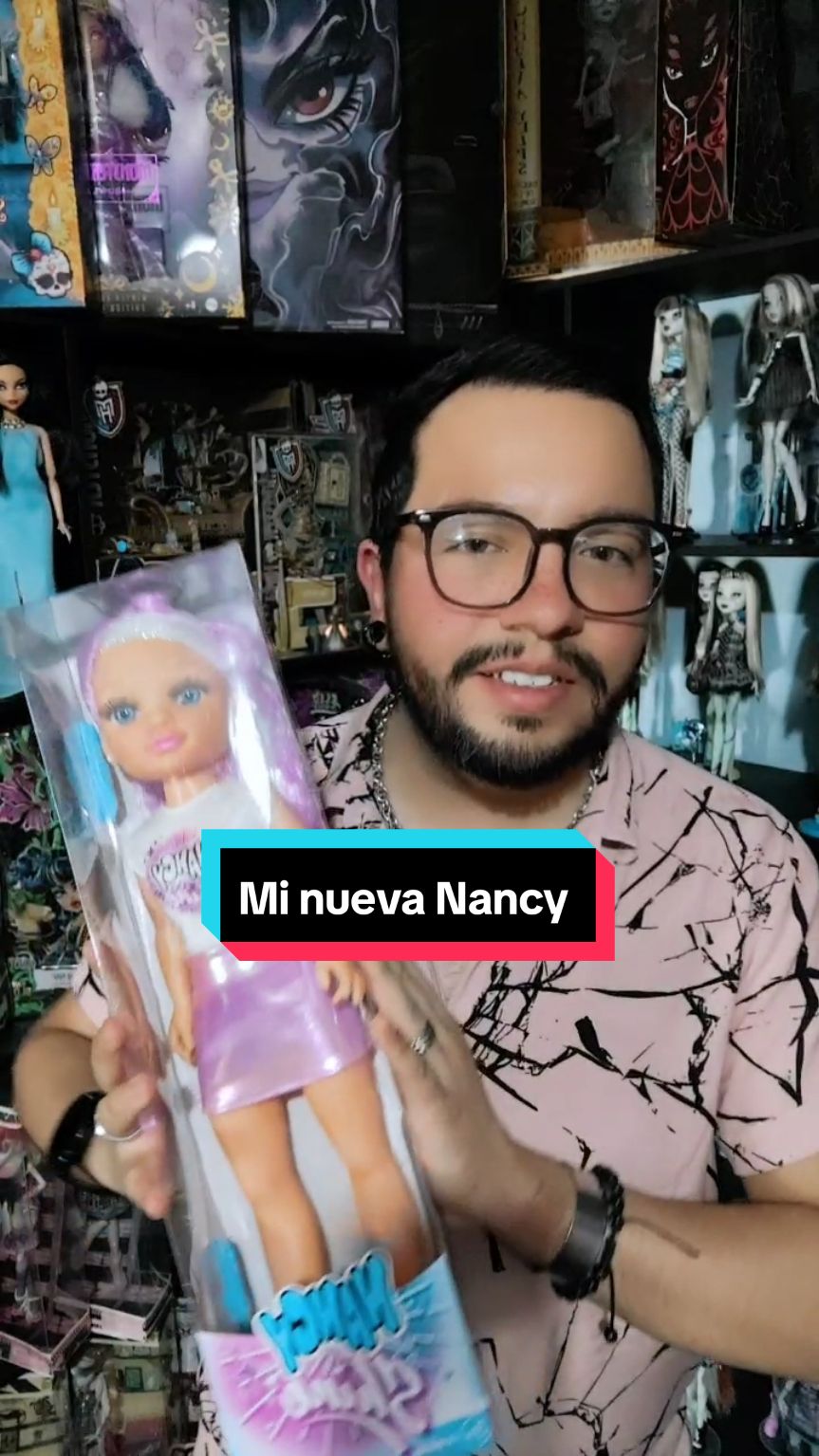 Mi nueva muñeca Nancy de Famosa @Walmart México @Monster High @mattel @MattelCreations @MattelMods  #españa   #muñecanancy #nancy #toddler  #playmobil #playmobile   #martes #martesdetiktok #humor #humortiktok    #rosa #pink #rosado #lunes #lunesdetiktok  #domingo #domingotiktok #basura   #lasirenita #cenicienta #labellaylabestia #labelladurmiente #aliceinborderland #peterpan  #controversial #controversialopinion  #draculaura   #disney #disneyprincess #disneyprincesses #labellaylabestia #lasirenita #mulan #aladdin        #spectravondergeist    #Navidad #regalosdenavidad  #ropa #moda #haul #estilo #halloween2024  #draculaura #megan #peliculasdeterror  #myscene #myscenedolls #barbiedreamhouse  #egito  #puchaina  #scarahscreams #potaxie #potaxio🥑 #potaxies  #barbie #barbiedreamhouse #BarbieMovie      #spectravondergeist #spectra  #Otoño #halloween #halloween2024  #casademuñecas   #limpieza  #Chisme #chismesito    #sabrinacarpenter #spresso #sabrinacarpentermusic   #draculauraedit  #señoradelaslomas #barbie #barbiegirl #barbiecollector #barbiemovie #margotrobbie #barbiedoll #colecciondebarbie #barbies  #spectravondergeist  #theaddamsfamily #wendsday #wensdayaddams #merlina #merlinaaddams    #barbie #barbiedoll  #rupaulsdragrace #rupauldragrace #rupauldragraceuk #rupaulsdragraceallstars  #lolomg #lolomgdolls  #shadowhigh #shadowhighdolls #chavorruco  #raibowhigh #rainbowhighdolls   #melaniemartinez #portals #crybaby #melaniemartinezk12 #vinyl #vinil #sheinmexico  #melaniemartinezfan #discodevinil  #venusmcflytrap   #treinton #treintokers #treintones  #cleodenile #draculaura #draculauramonsterhigh  #clawdeenwolf #lagoonablue  #mylittlepony #equestriangirl #equestriagirls #pinkiepie #mylittleponyfriendshipismagic #mylittleponyequestriagirls #pinkiepiemlp #pinkiepieedit  #monsterhigh #muñecasmonsterhigh #monsterhighmexico #monsterhighdolls #monsterhighdoll #bringbackmonsteehigh #monsterhigh2024 #coleccion #coleccionista #coleccionistademuñecas #dollcollector #dollcollection #monsterhighcollection #colecciondemonsterhigh  #mattel #gdl #gay #gdlgay #gayman #parati #foryou #foryoupage #foryoupageofficiall #fpy #fpyシ #limpieza #limpiando #frankenstein #mattelcreations #otoño #gaymale #gaymale #chubbyboy #gaytok🏳️‍🌈 #gaycollector #gaytokers🌈 #consejosdecoleccionista  #productosdeshein #sheinmexico 