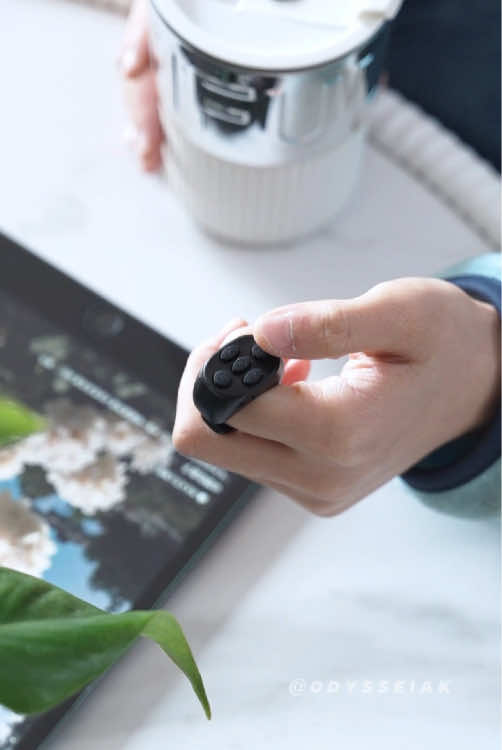 Oh My God，You can slide videos without touching your phone. It's this remote control that looks like a finger ring. It comes with its own organizer and on this there are five manipulable buttons. Just link the Bluetooth and you can remotely control the video like this. This remote is on sale right now, so don't miss out.😘😍#contro #controller #control #controlling #remotecontrol #bluetoothcontroller #TikTokShop #fyp #Christmas #Christmasdeals #Christmas2024 #Christmasearlydeals #falldealsforyou 