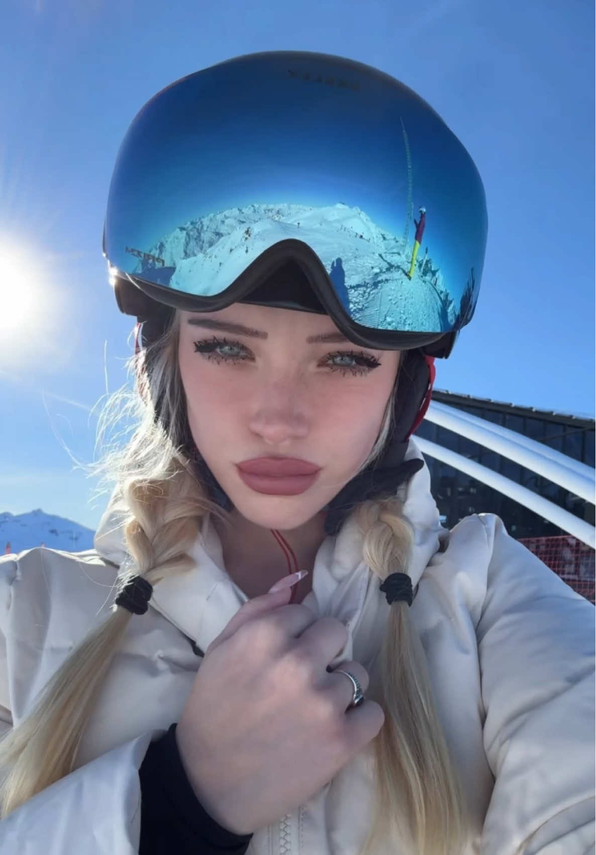 hiii  #valthorens #europe #snowboard #ski #winter #france🇫🇷 #snowboardtiktok #goggles #alpes #alps #mountain #mountains #snow #blonde #girl #braids #f #fyp #fypシ #foryoupage #fy #fypシ゚viral #fypage #fyppppppppppppppppppppppp #foryourpage #xyzbca #fitcheck #skiing #lipsync 