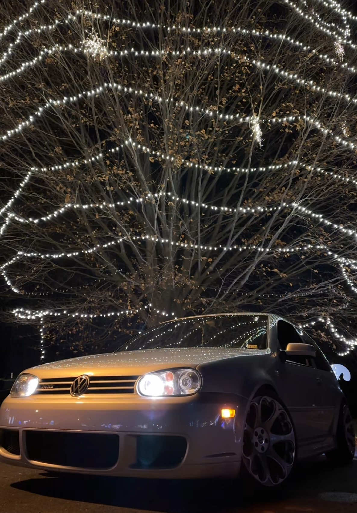 a VW Christmas 🎄 who else has a funk button?🤪 #carsoftiktok #volkswagengolf #fyp #R32 #volkswagen #mk4 #mk4r32 #vr6 #6speedmanual #drivemore #golf #vw #cars #ladydriver #ladydriven #carlover #carphotography #funk #funkbutton #charliebrown #charliebrownchristmas #snoopy #christmas #christmaslights #heritagewheels 