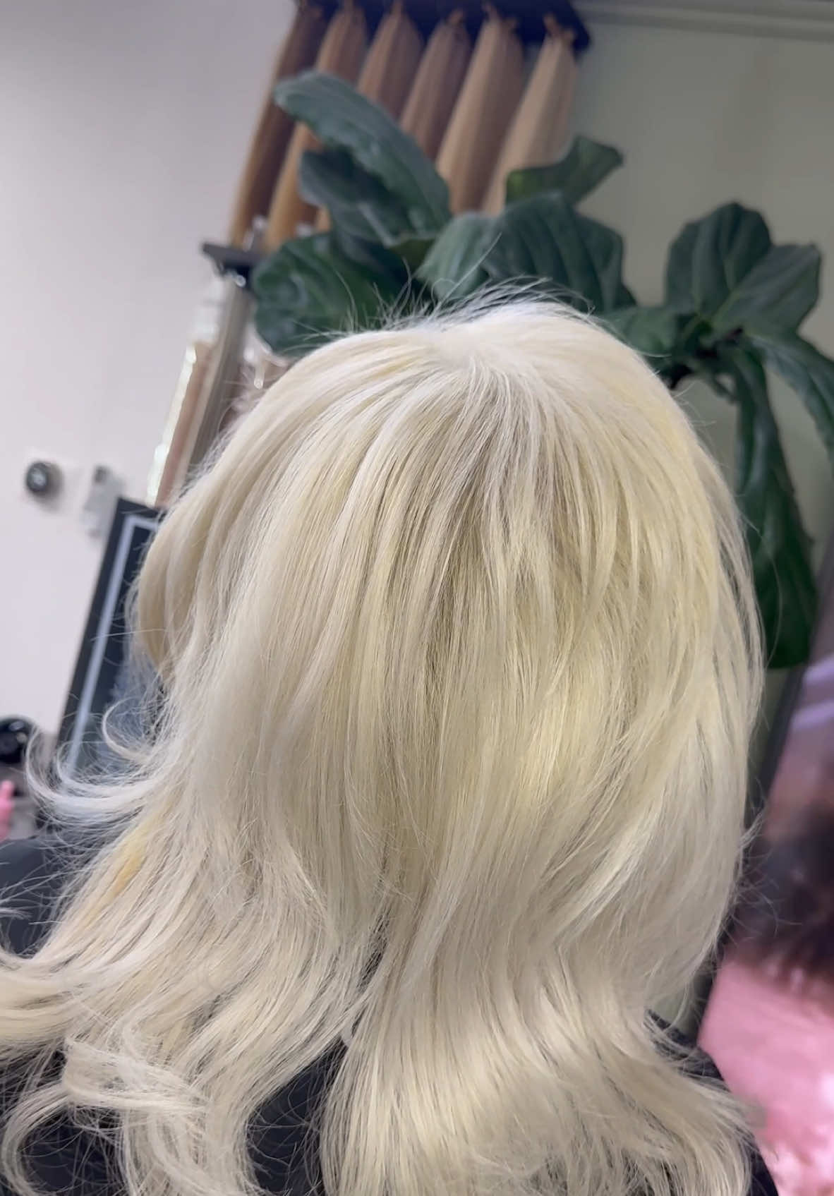 The Marilyn Monroe Look 🤌🏻🤌🏻 . . . #platinumblonde #blondehair #blonde #balayage #behindthechair #hair #platinumhair #hairstylist #highlights #haircolor #haircut #olaplex #blondespecialist #platinum #modernsalon #hairgoals #blondehighlights #babylights #blondebalayage #hairtrends #blondebombshell #hairinspo #ashblonde #hairtransformation #redken #whiteblonde #balayagehighlights #hairstyles #hairstyle #keratin