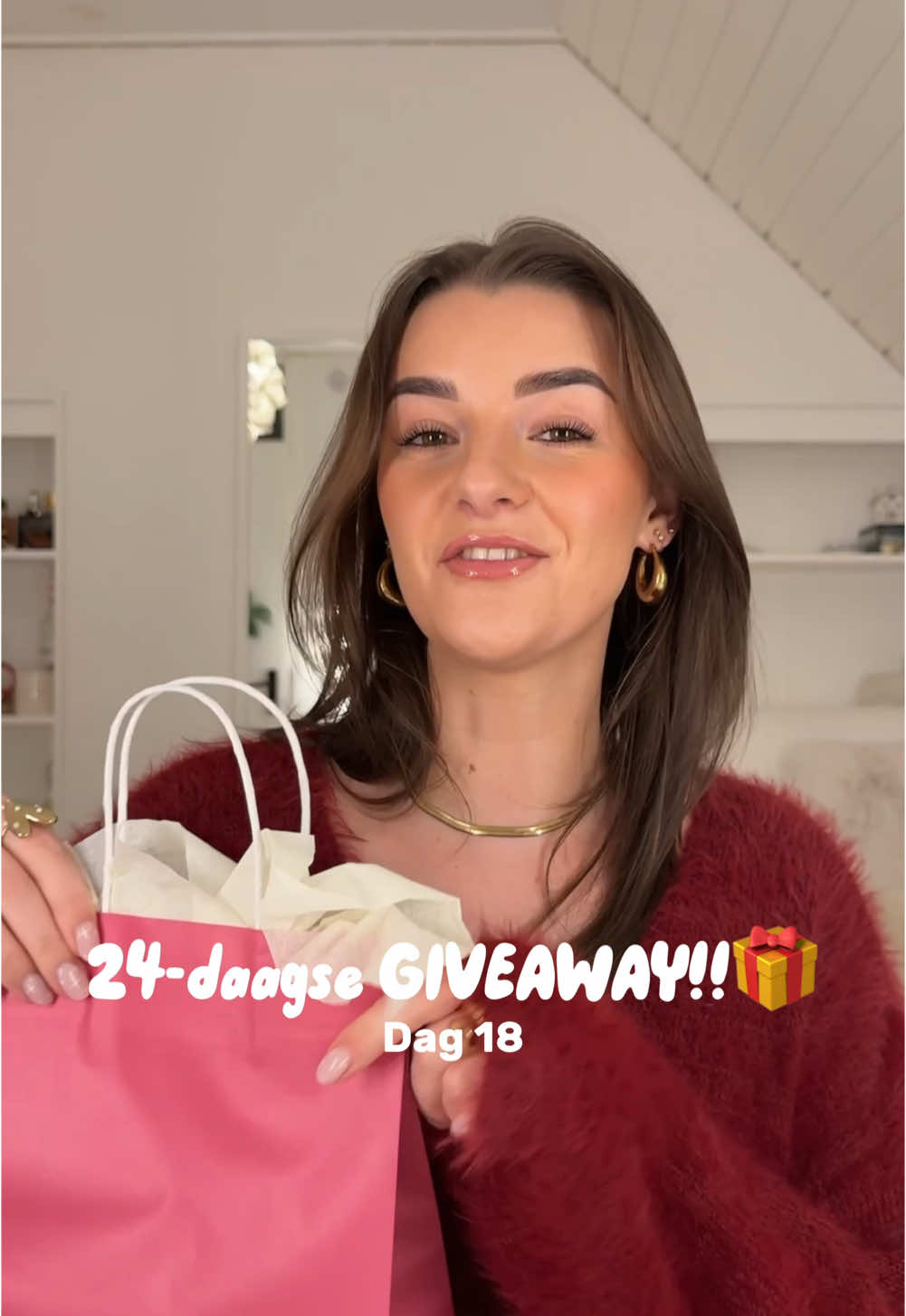 Dag 18 van de 24-daagse GIVEAWAY!!🥰🎁  Wat moet je doen om te winnen:  - TikTok: chloehebert - Insta: chloehebert_ - zet in reactie dat je meedoet & je insta account #giveaway #giveawaytimee #megagiveaway #gift #givingszn #day5 #fyp  #essie #essienailpolish  #koreanskincare #koreanskincareproducts #viralproducts #becreative #becreativemakeup #browlamination #browwax #biolash 