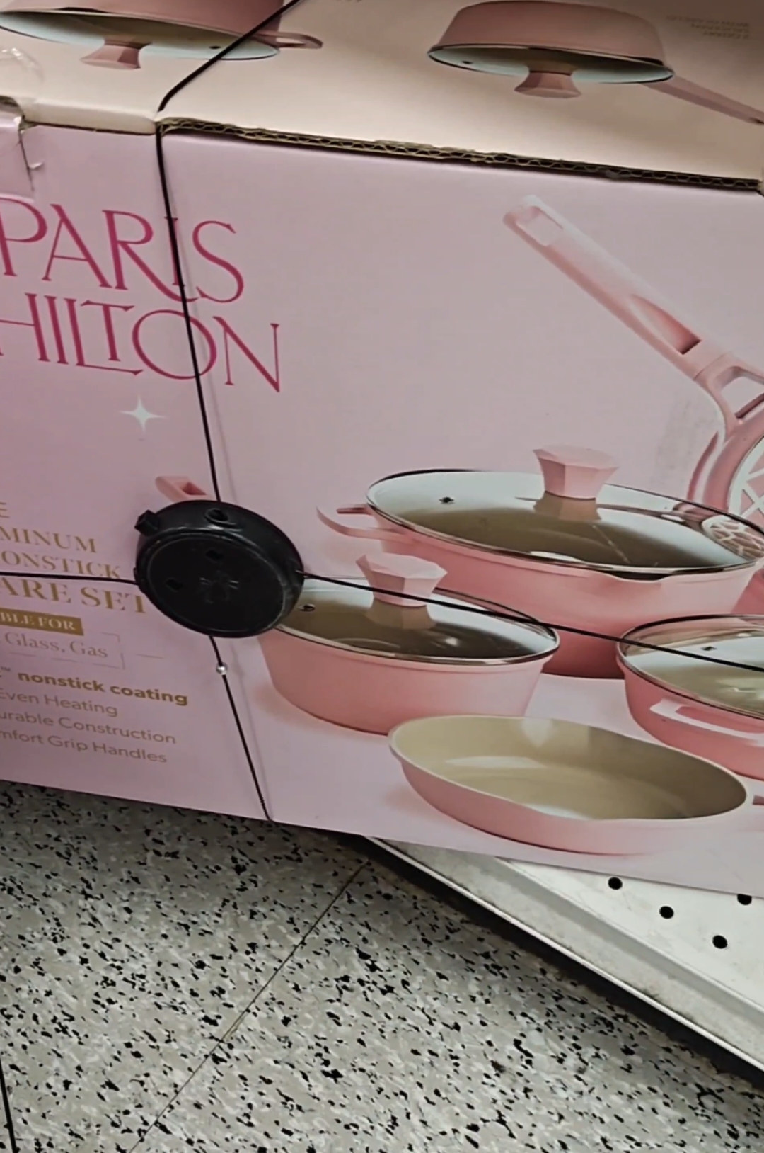 These will get gone quick so y'all better head to @Ross Dress for Less  to grab these cute @ParisHilton  cookware sets! #parishilton #cookware #pinkcookware #cookwearset  #pinklover 