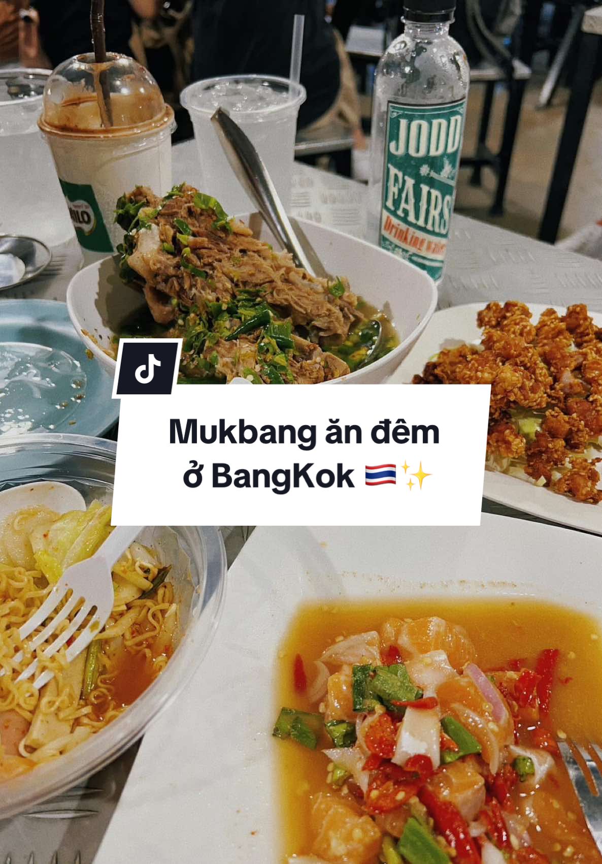 Tín hiệu dũ trụ đi Thái ăn đêm đi nè mng ơiiii 🤣 #lylychuu #bangkok #thailand 