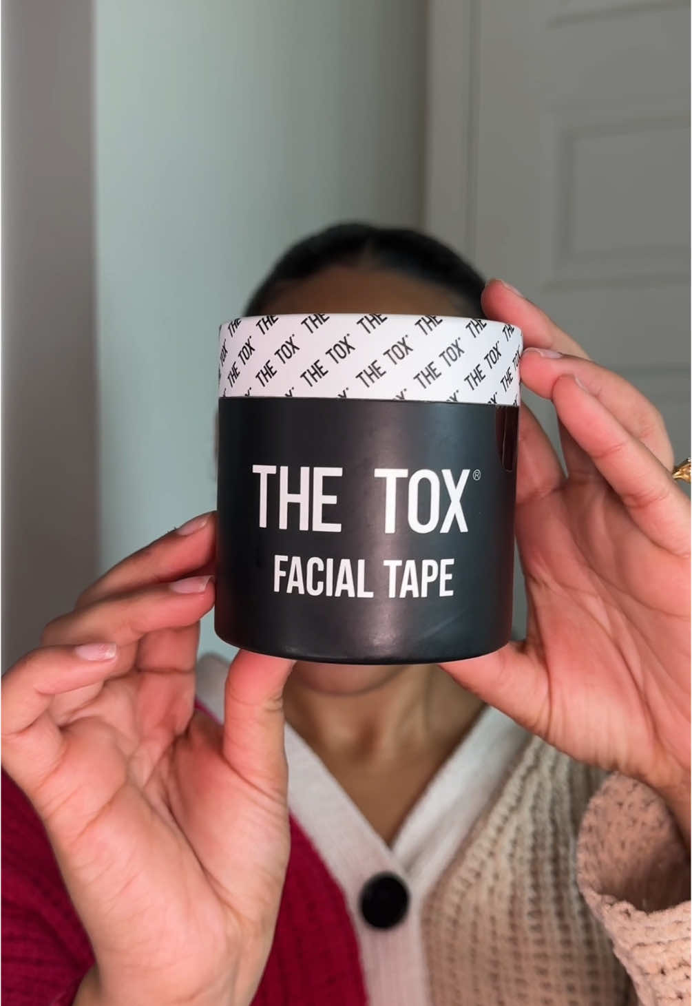 Snatched like never before! ✨ The Tox face tape is your go-to for that sculpted, lifted look—instant confidence boost included 🤍 #bodysculpting #bodycontouring #bodytransformation #antiagingskincare 