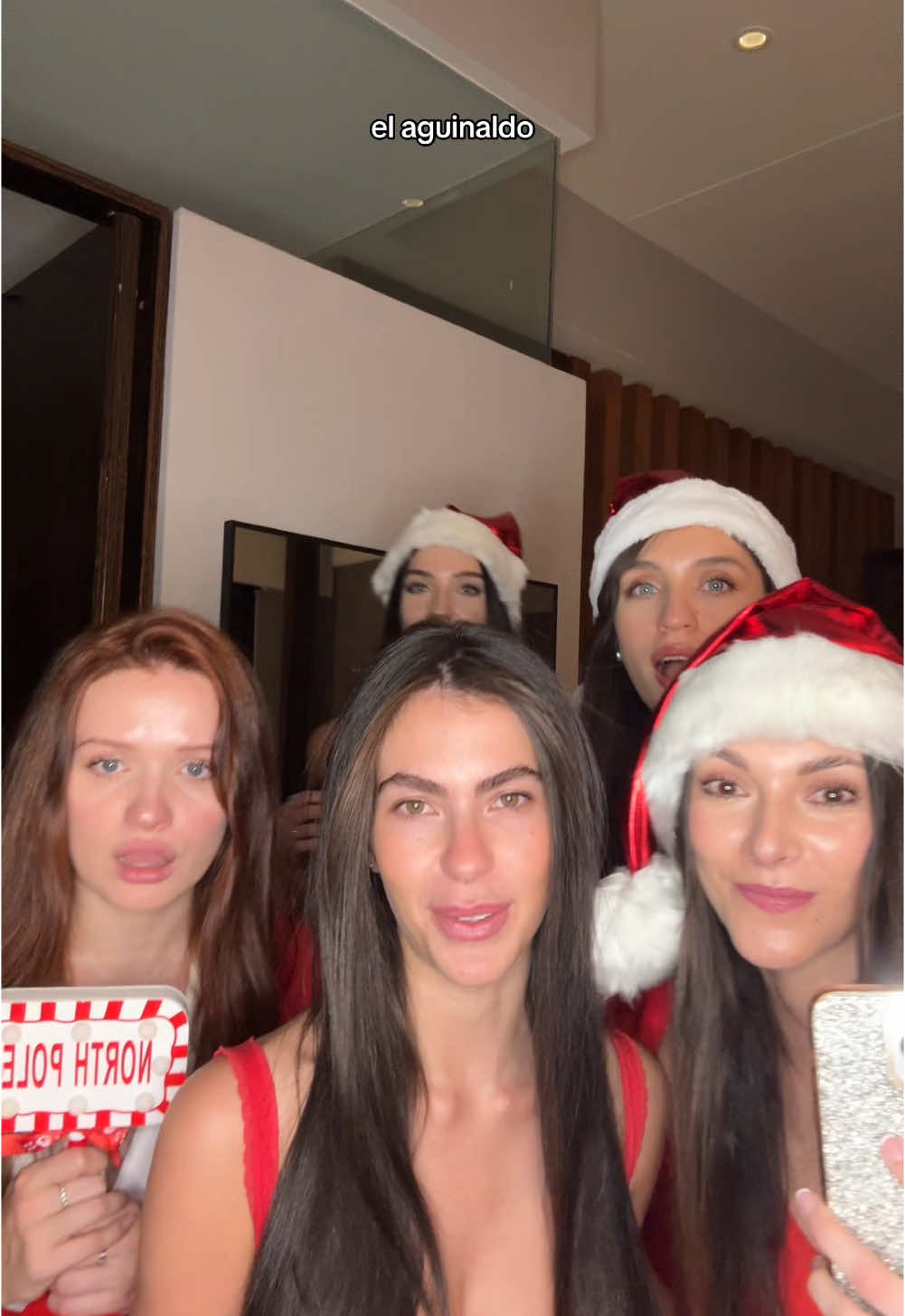 Yo lo se, tu lo sabes 😂😂 #aguinaldo #navidad @Micaela Ludvik @Anna Bertulite 🇷🇺 @alina_enero @Lena Zuluaga @Alesandra 