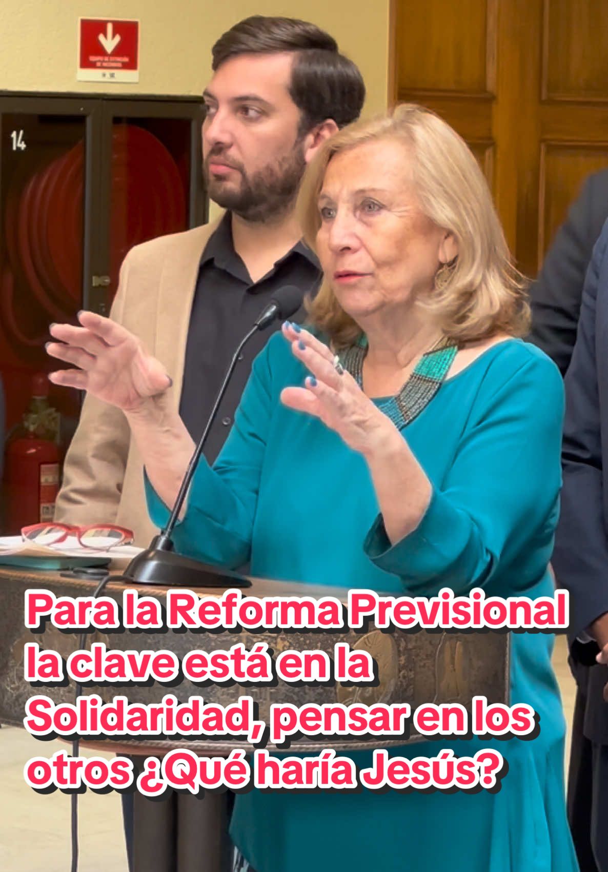 En la discusión de la #ReformaPrevisional en le #Senado hemos siempre estado aportando con ideas, como la Disminución de la #TablaDeMortalidad, y hago un llamado a todos los que están trabajando por un acuerdo a tener SOLIDARIDAD. La solidaridad es universal y llamo a todos los que se golpean el pecho con Dios, con la religión, piensen que hubiera hecho Jesucristo si tuviera que decidir sobre la reforma de #pensiones cuando a miles de adultos mayores se les vulneran sus derechos viviendo en la miseria.