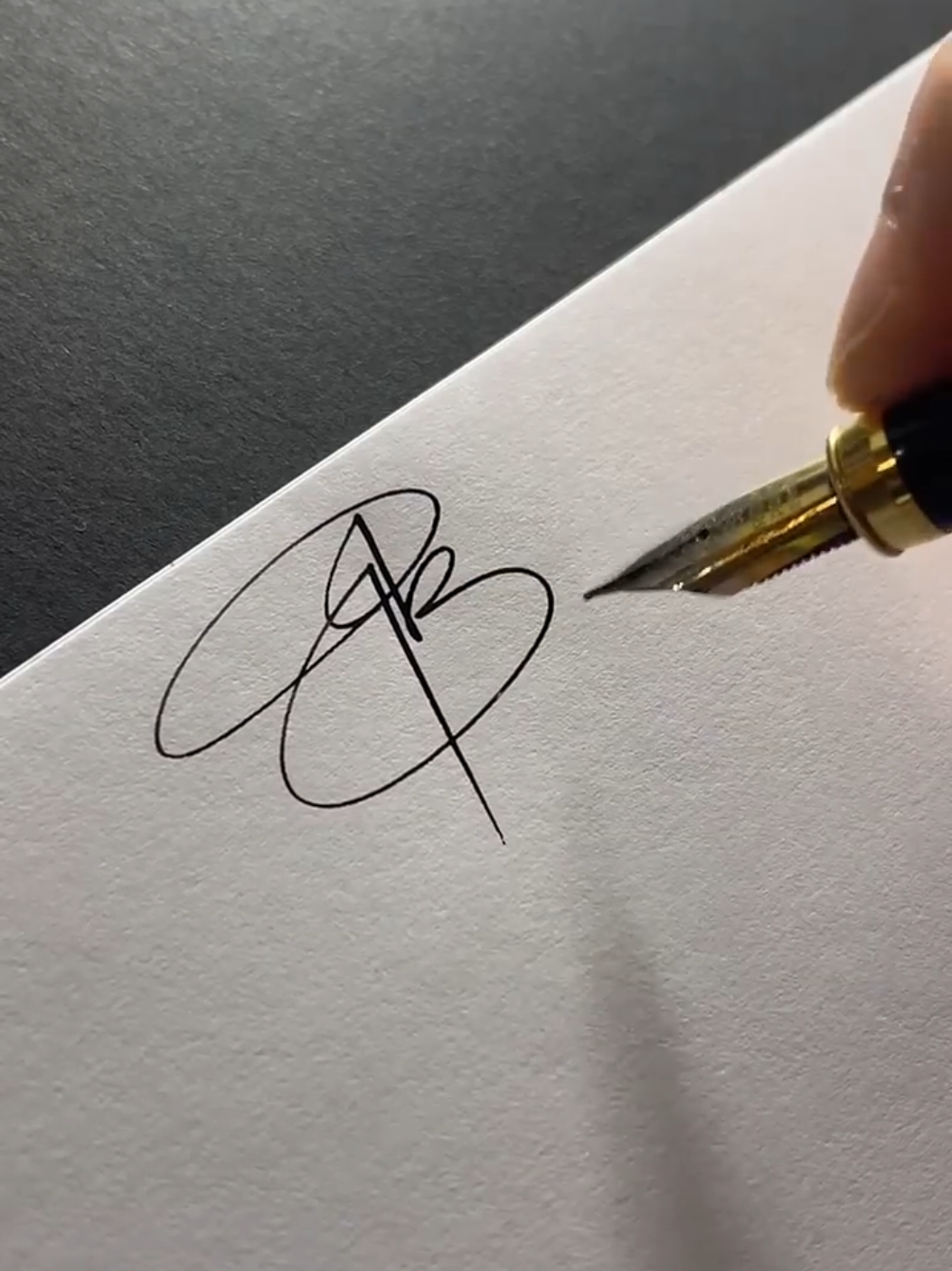 Sign of letter B #signaturestyle #calligraphy #signatureideas #foryou #viralvideo #sign 