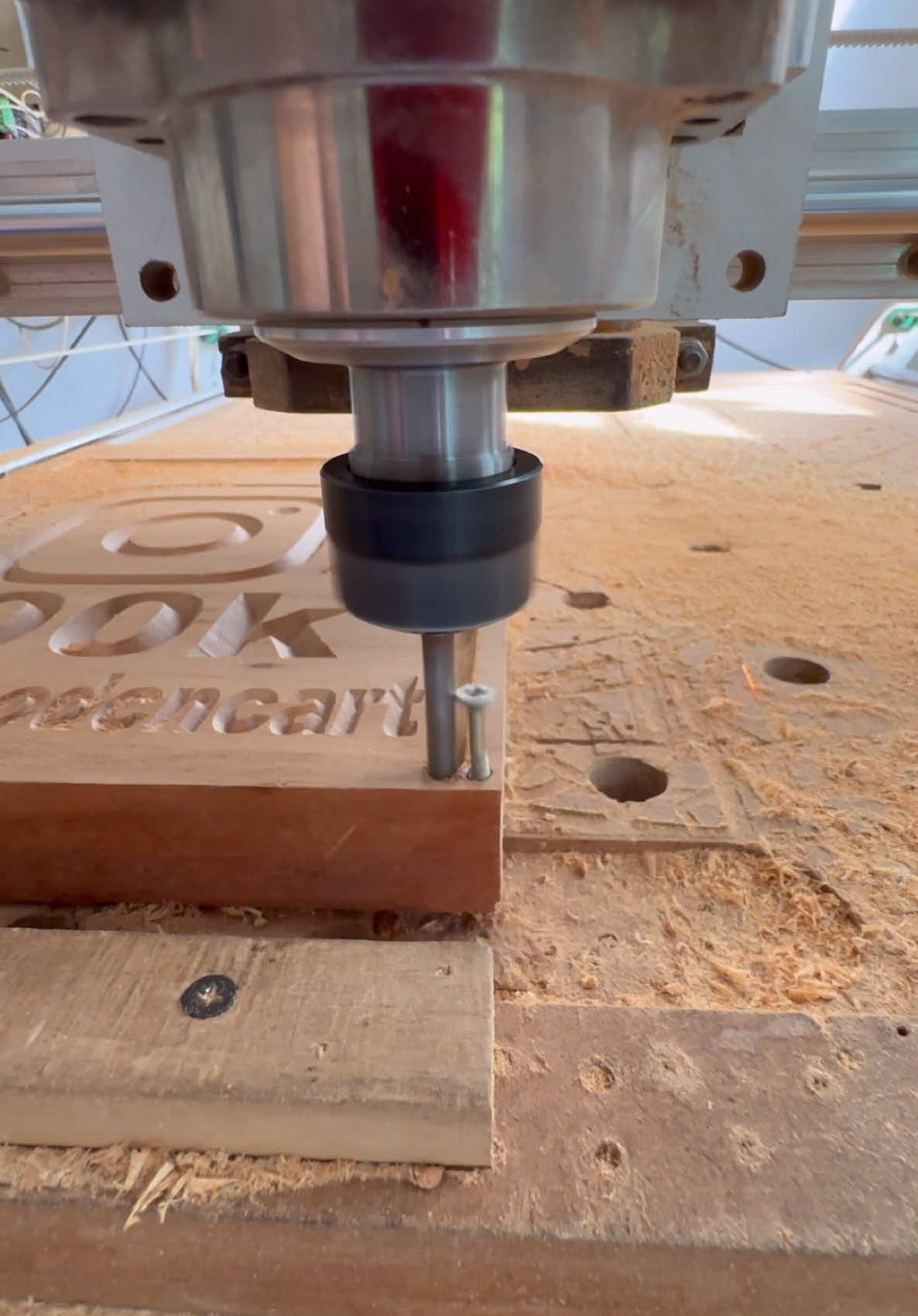 Como perde uma fresa na cnc router #woodworking #woodcncart #cncwoodworking #cncmachine #cnc #artcnc 