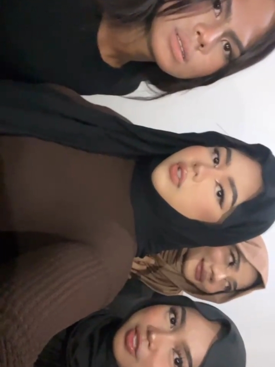 2 lelaki mencoba trend latina #latinamakeup #fyp 
