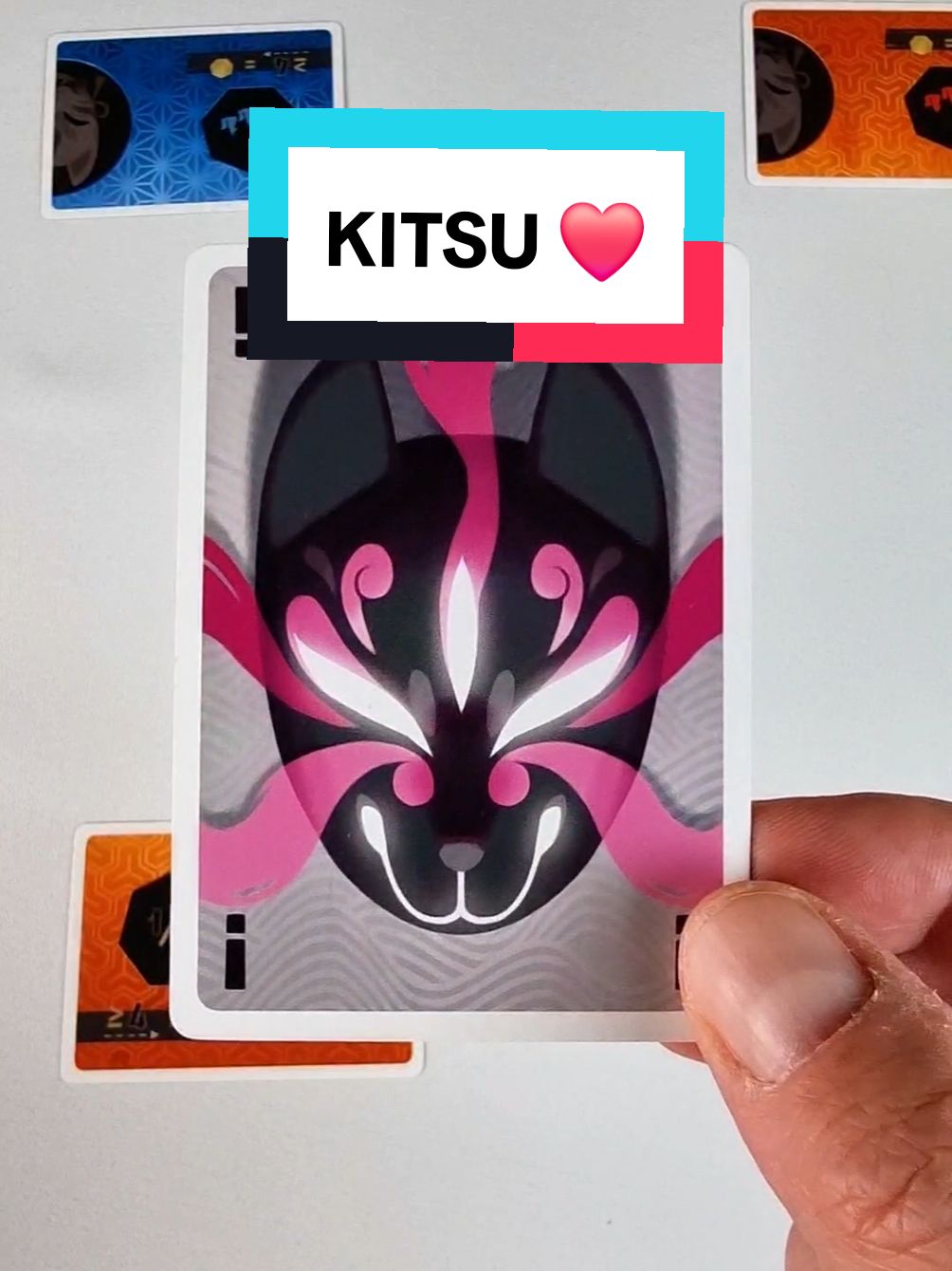 Kitsu est un jeu de cartes et de plis pour 2 à 6 joueurs. Dans ce jeu de société, seul ou en équipe, 
 associez vos cartes pour faire progresser votre Kitsune sur la piste de la Sagesse. 
 Jouable de 2 à 6 joueurs
 Prix moyen : 14€
 Auteur : Thomas Favrelière @thomasfav79 
 Illustrateur : Naïade
 Editeur : Grrre Games 
 #jeudesociété #jeufun #duo #jeu #jeux #jeudesociete #jeuxdesociete #j2s #jds #jeuadeux #boardgametok #partygames #coupdecoeur #jeudepli #boardgame #boardgames #kitsu 