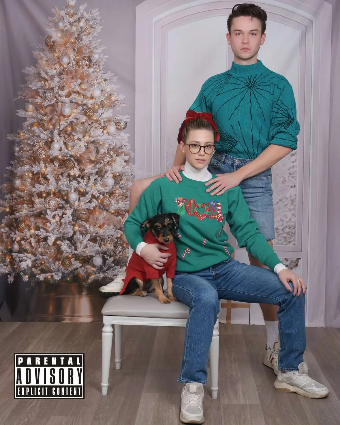 & happy holidays from our little family 🎄  @Jack Martin 