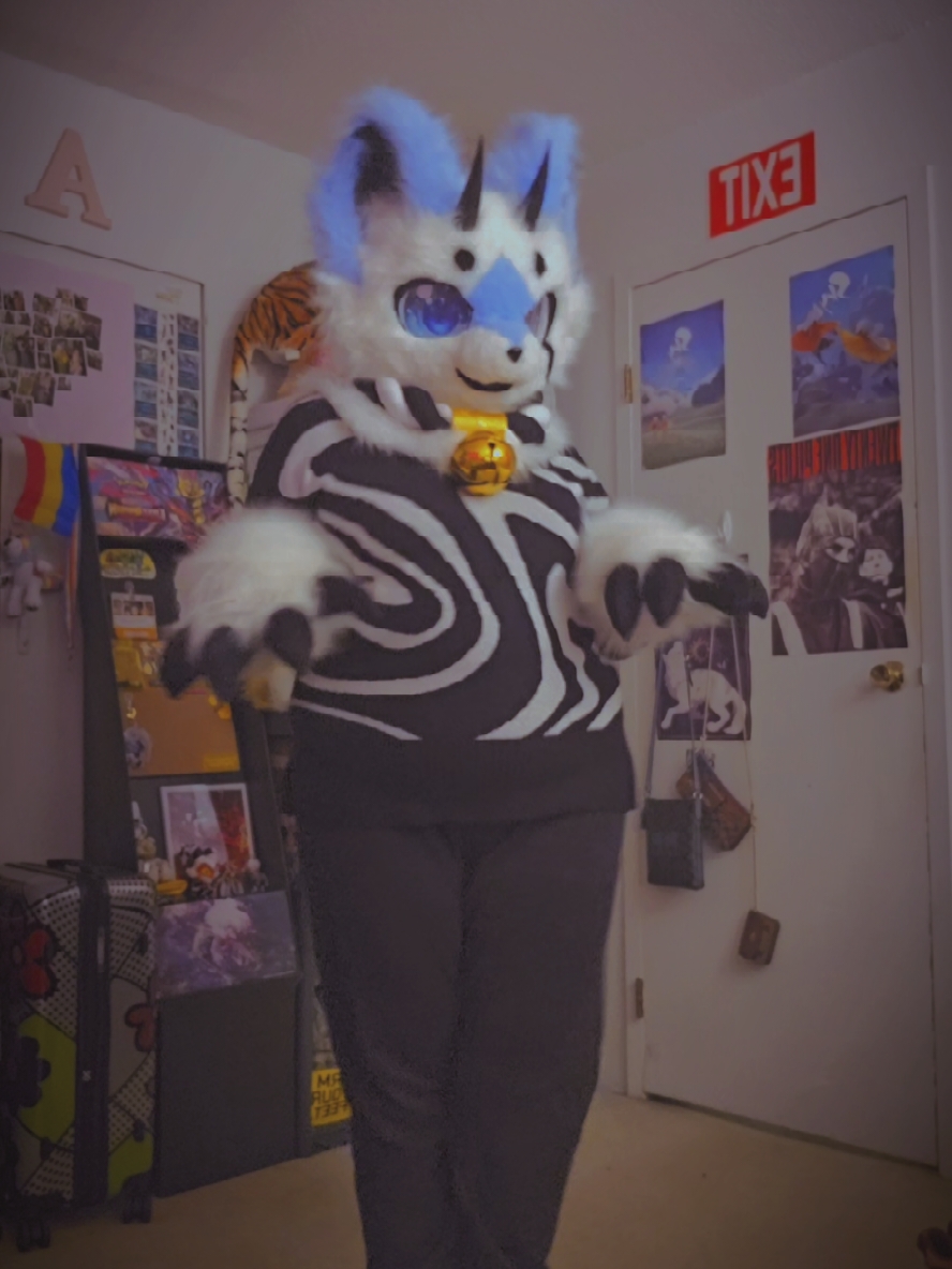 Got early access tickets to see Sonic the Hedgehog 3 in theaters with my friends tommrow!! :D 🖤🤍 #furry #furryfandom #fursona #mainfursona #fursuitpartial #fursuithead #kemonofursuit #kemonofursuiter #kemono #kemonofursuiting #sonic3 #sonic3movie #dancedance 