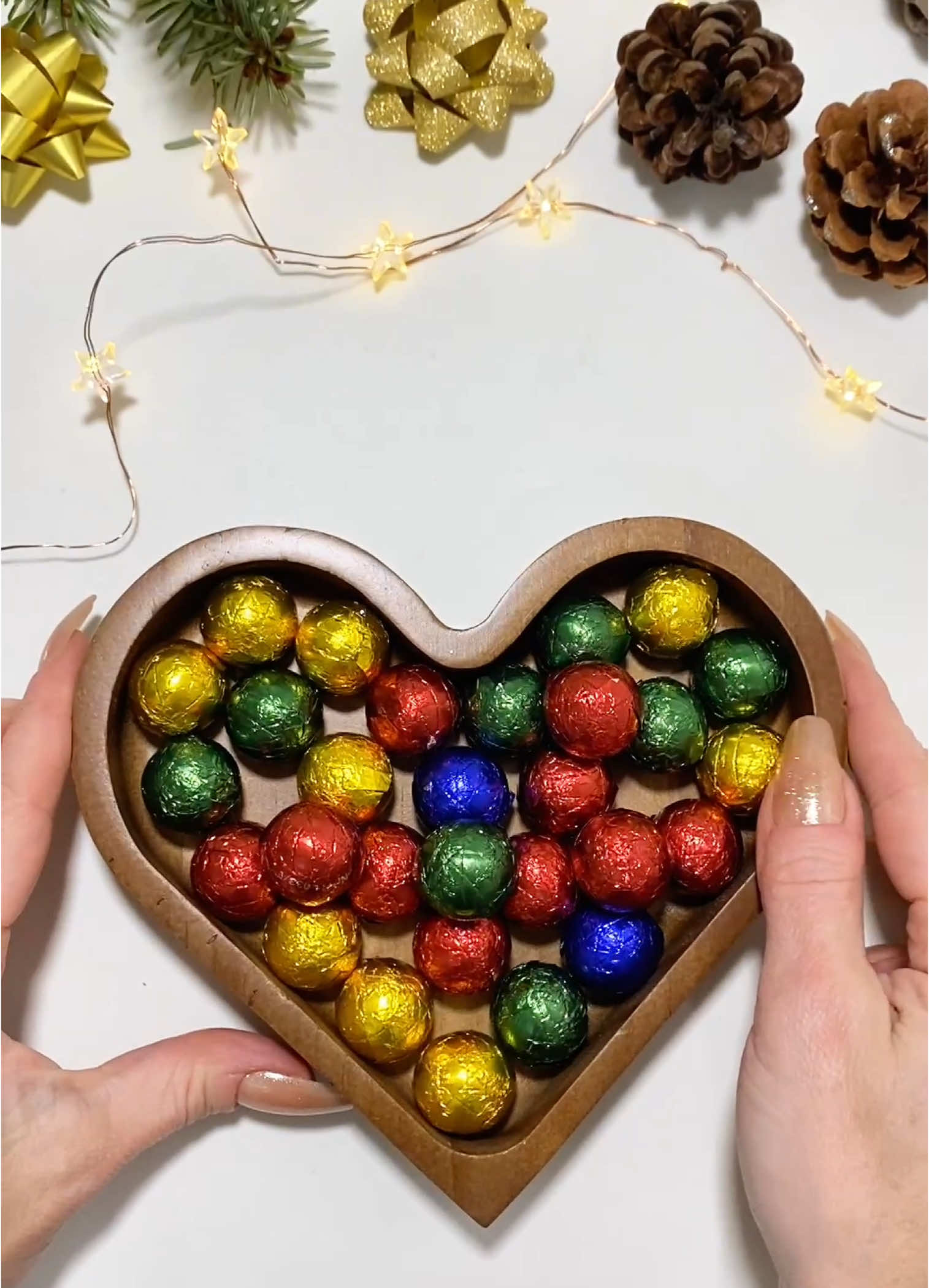 🍫🎄Satisfying ASMR Christmas chocolate sweets🧑🏻‍🎄 #asmrsweets #foryoupage❤️❤️ #foru #trendingvideo #recommendations #sweets #asmr #unpackwithme #christmas #unpackingasmr #christmassweets #chocolate #unboxingvideo #asmrsounds