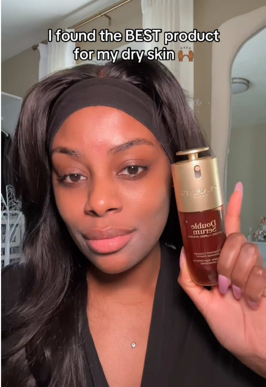 I found the BEST product for my dry skin 🙌🏾 @Clarins USA Double Serum is a GAME changer 🫧🤍  #clarinslipoil #doubleserum #clarinspartner #skincare #skintok