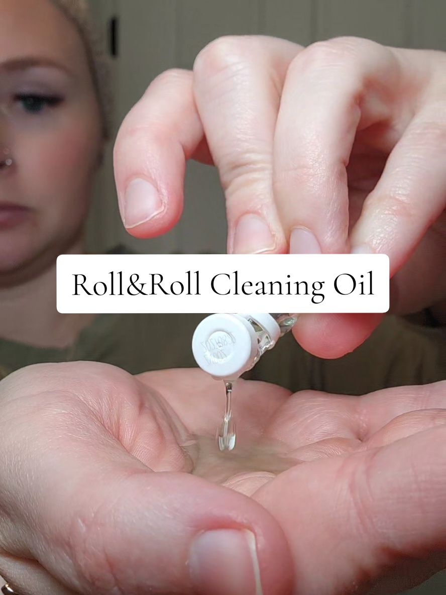 Discover the power of Roll&Roll Soothing Cleansing Oil for a gentle, effective cleanse! Perfect for sensitive skin, this makeup remover effortlessly removes impurities while nourishing your skin. 🌿✨ Add it to your skincare routine today! #skincare #skincareroutine #RollAndRoll #CleansingOil #SensitiveSkin #SkincareEssentials #TikTokShop #tiktokshopholidaydeals #tiktokshopfinds #giftideas 