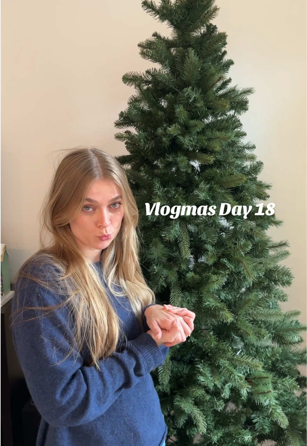 Vlogmaaasss pookies🎄 What do we think of the tree? I say not too shabby. Thanks @Lauren Bailey for the rec  #fyp #Lifestyle #Vlogmas #series #girlythings #holidaycountdown #dayinmylife #christmascountdown #christmastree #christmasornaments 