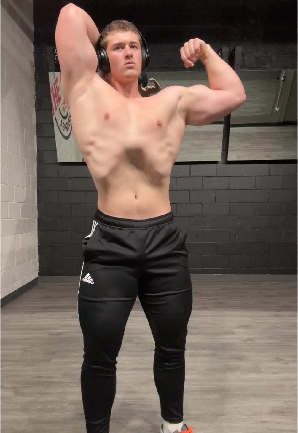 Thank you @BRINKZ for showing us what people are naturally capabable of. Congratulations on the pro card. That being said I know I am more genetically gifted seeing as I am 6 inches taller and am capable of putting on size. so lets do this thing and get a ifbb card natty. Of course my mind may change as time goes on. 